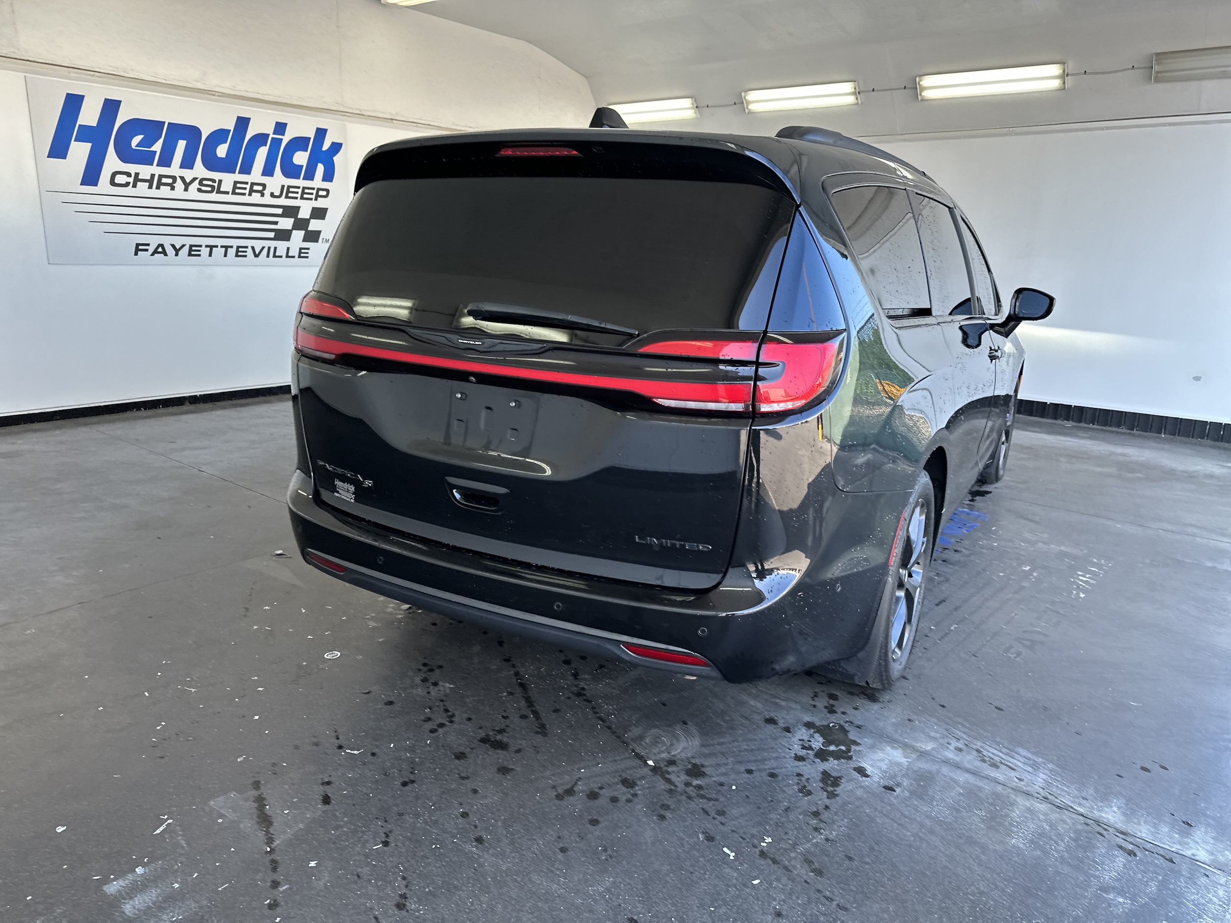Chrysler Pacifica Limited
