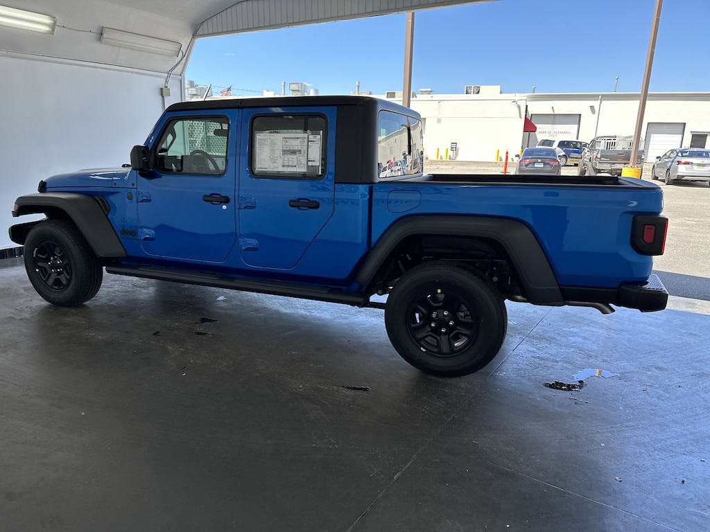 Used 2025 Jeep Gladiator Sport Pickup