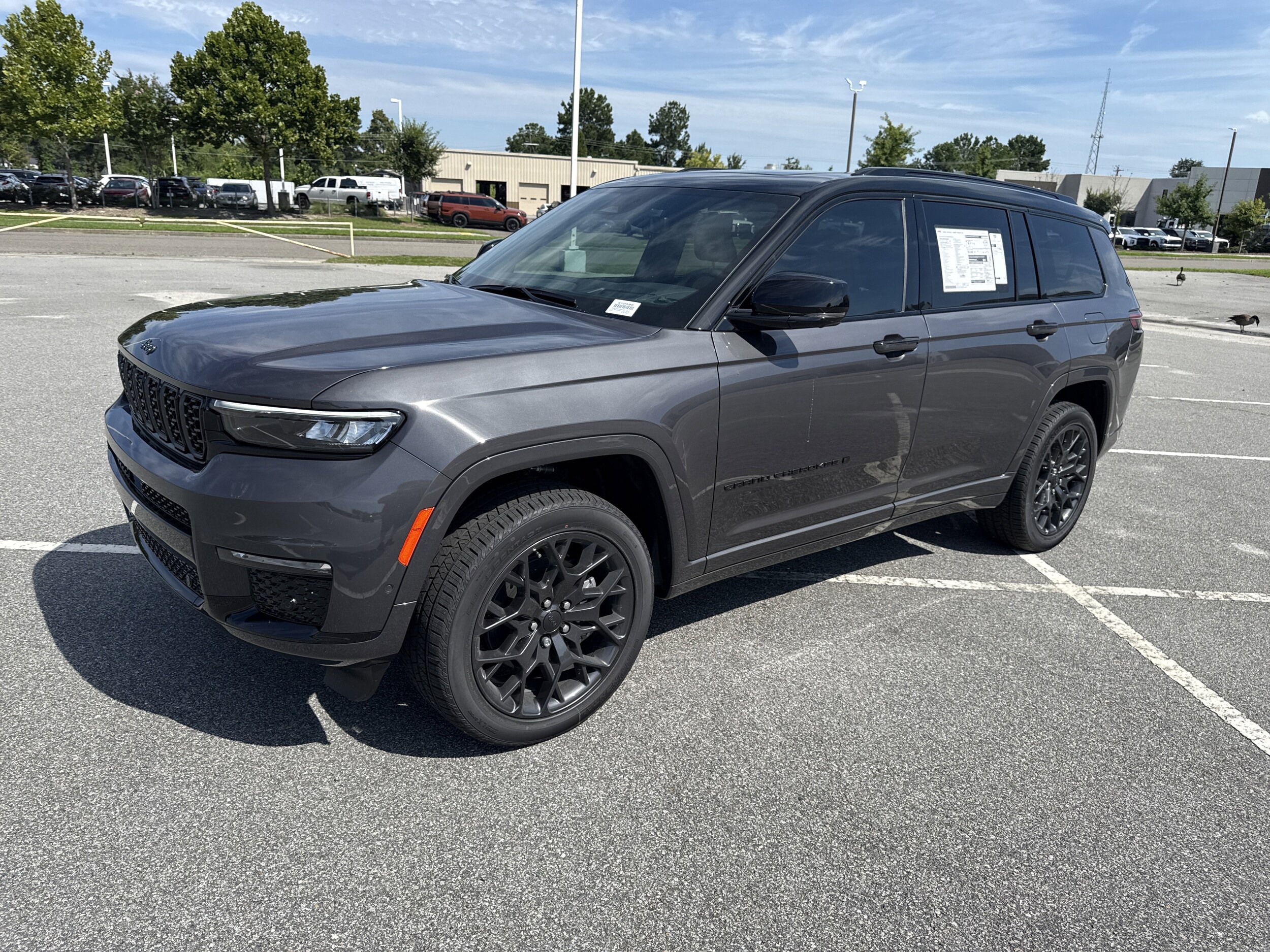 2025 Jeep Grand Cherokee L Summit Reserve photo 3