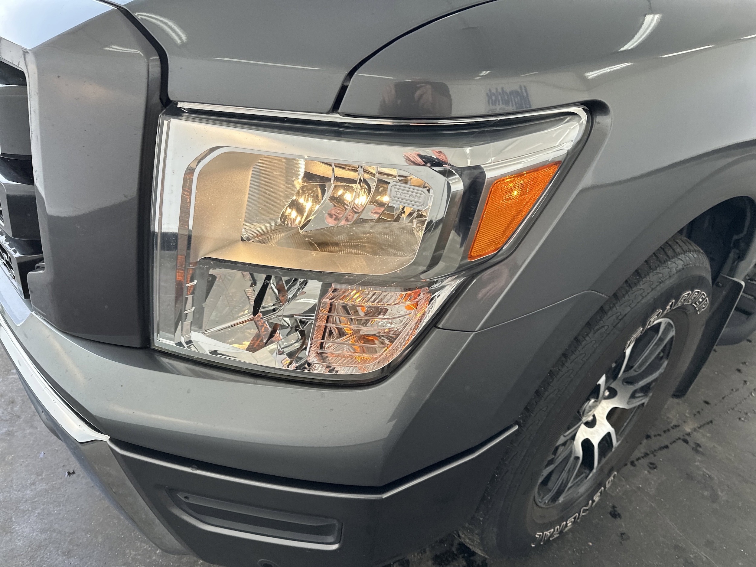 2020 Nissan Titan SV photo 4