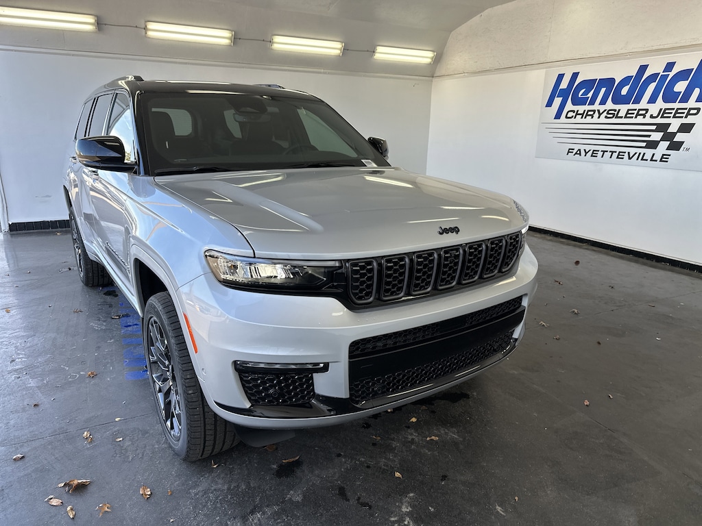New 2025 Jeep Grand Cherokee L Summit Reserve SUV