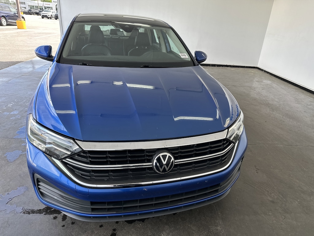 Used 2022 Volkswagen Jetta SE Sedan