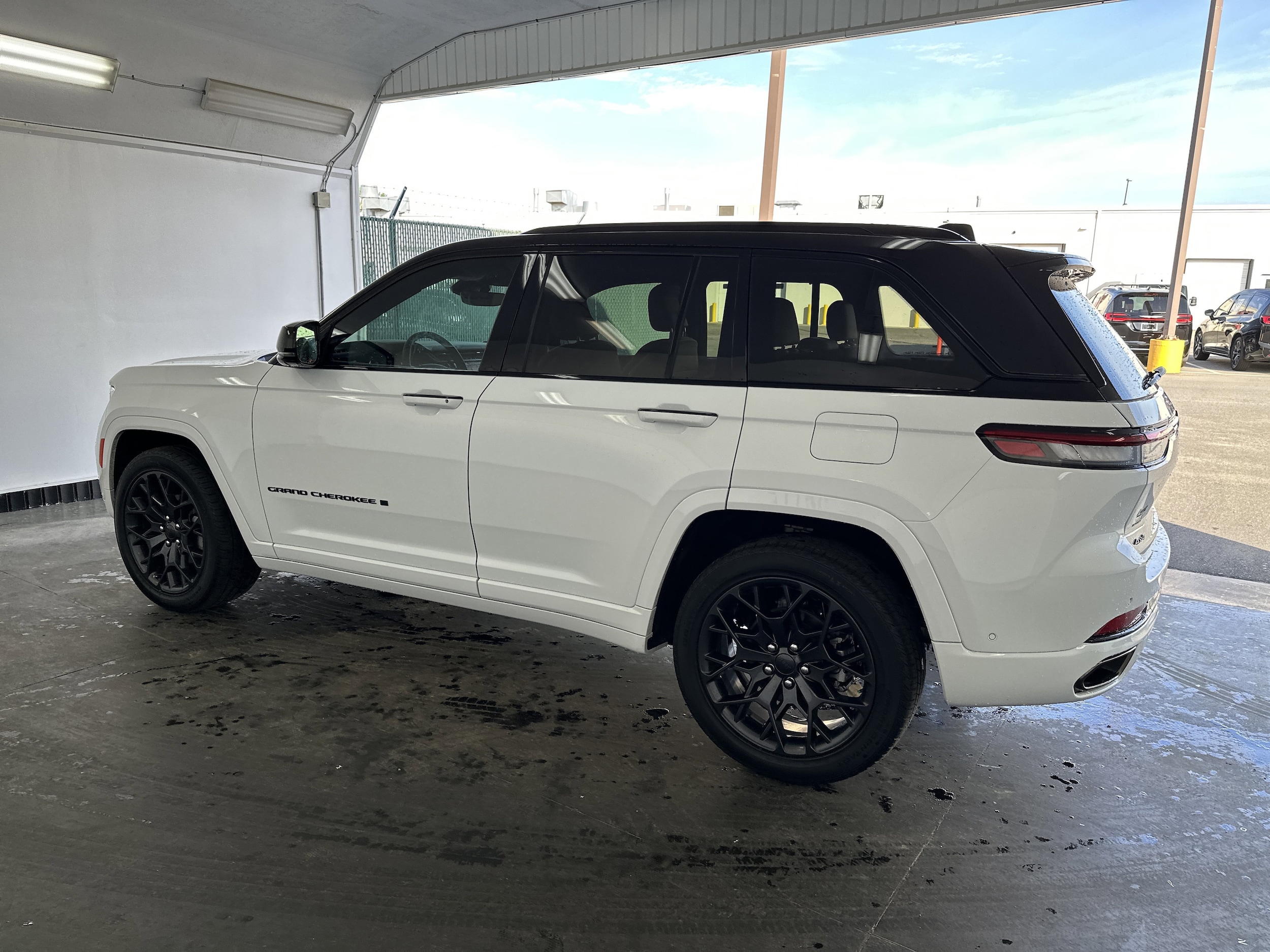 2025 Jeep Grand Cherokee Summit Reserve photo 4