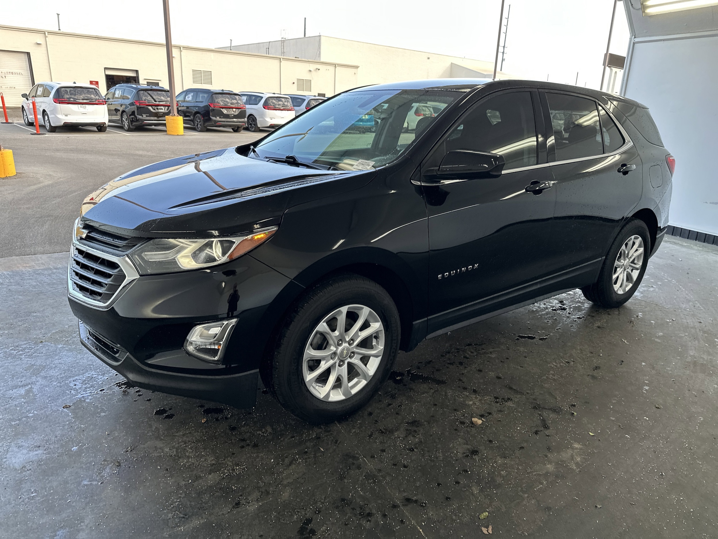 2019 Chevrolet Equinox LT photo 2