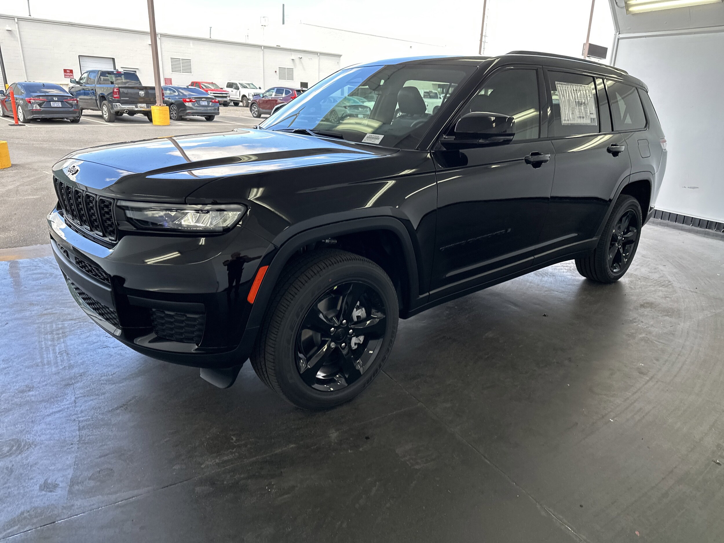 2025 Jeep Grand Cherokee Altitude X photo 3