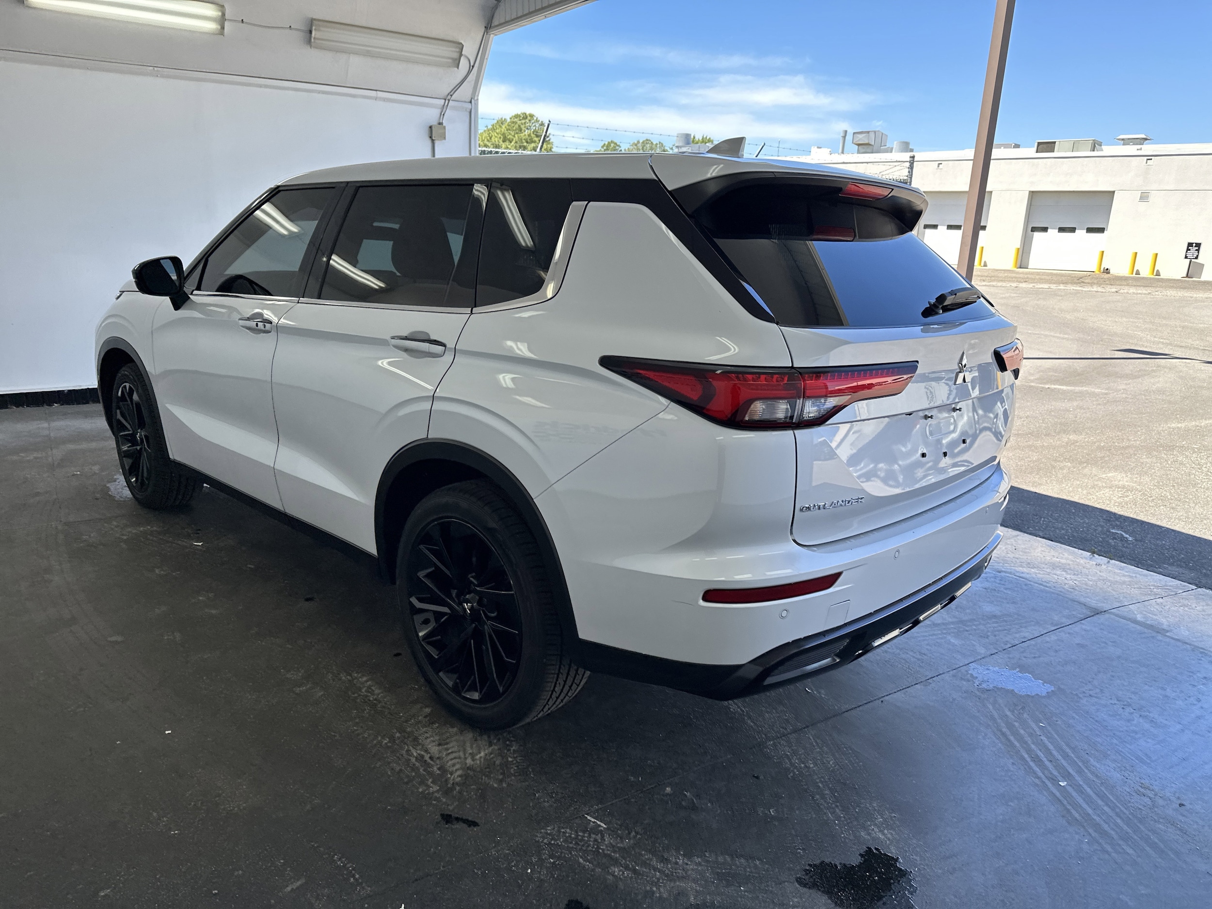 2023 Mitsubishi Outlander SE Black Edition photo 5