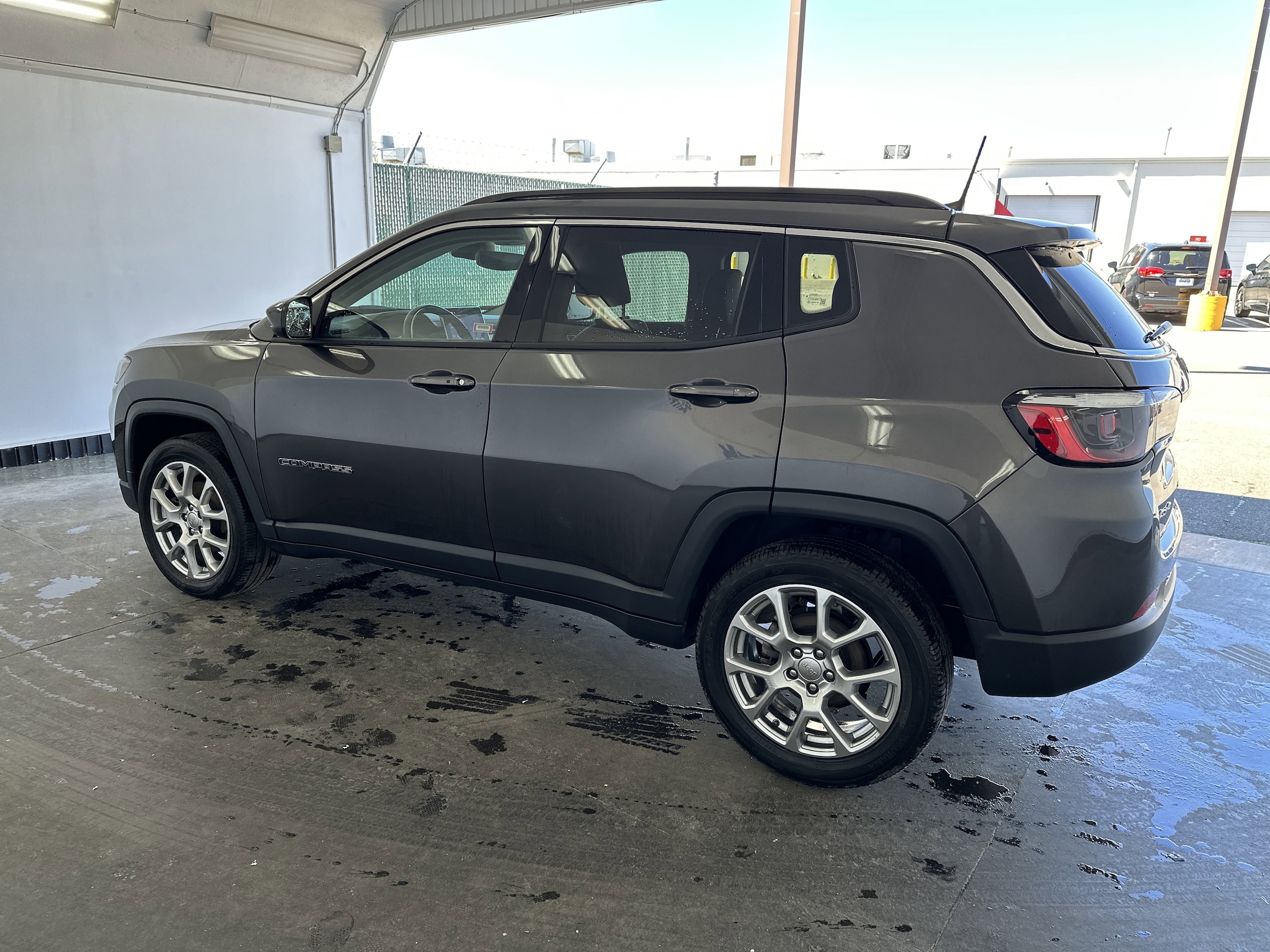 2022 Jeep Compass Latitude Lux photo 5