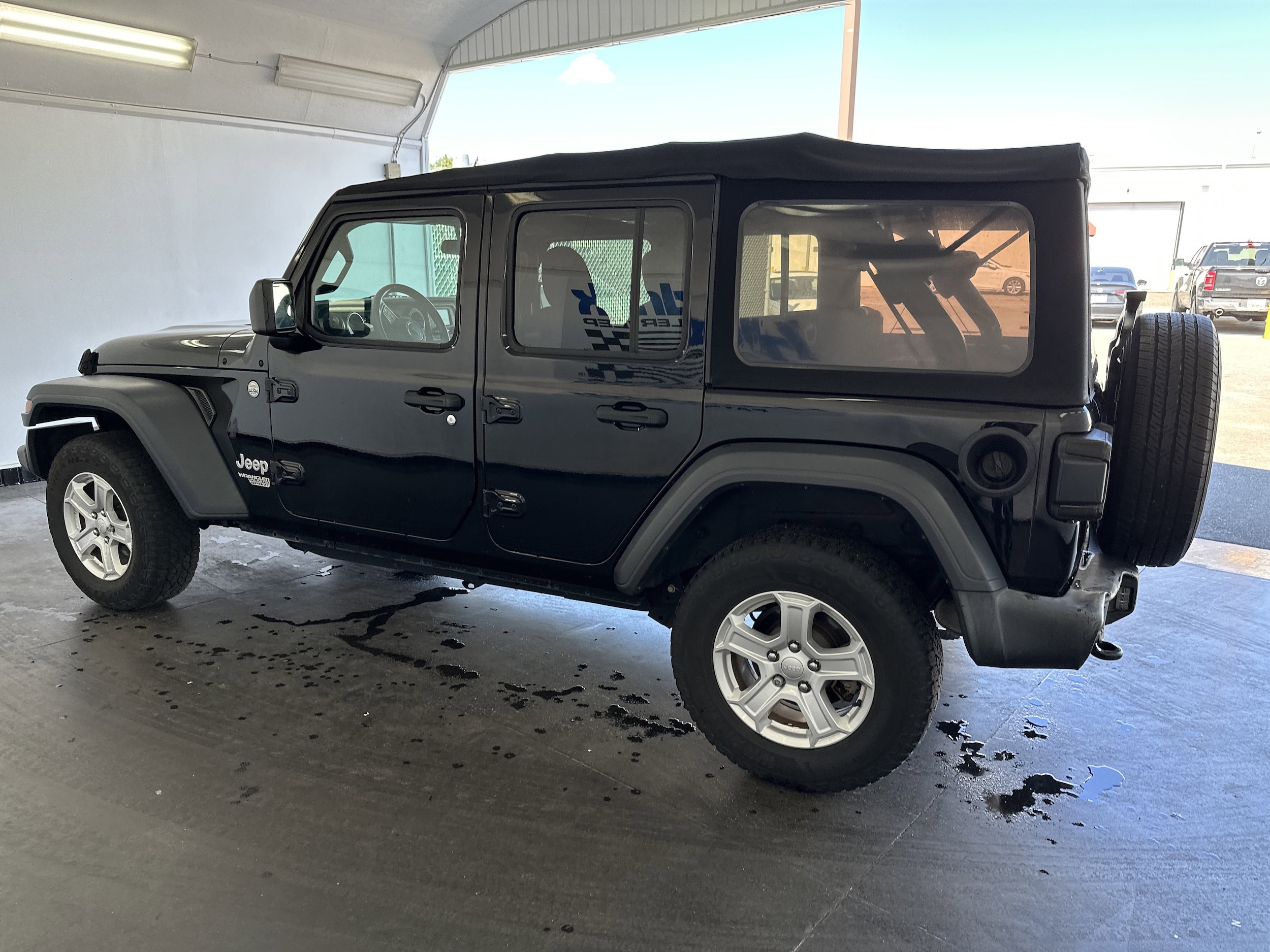 2018 Jeep Wrangler Unlimited Sport S photo 5