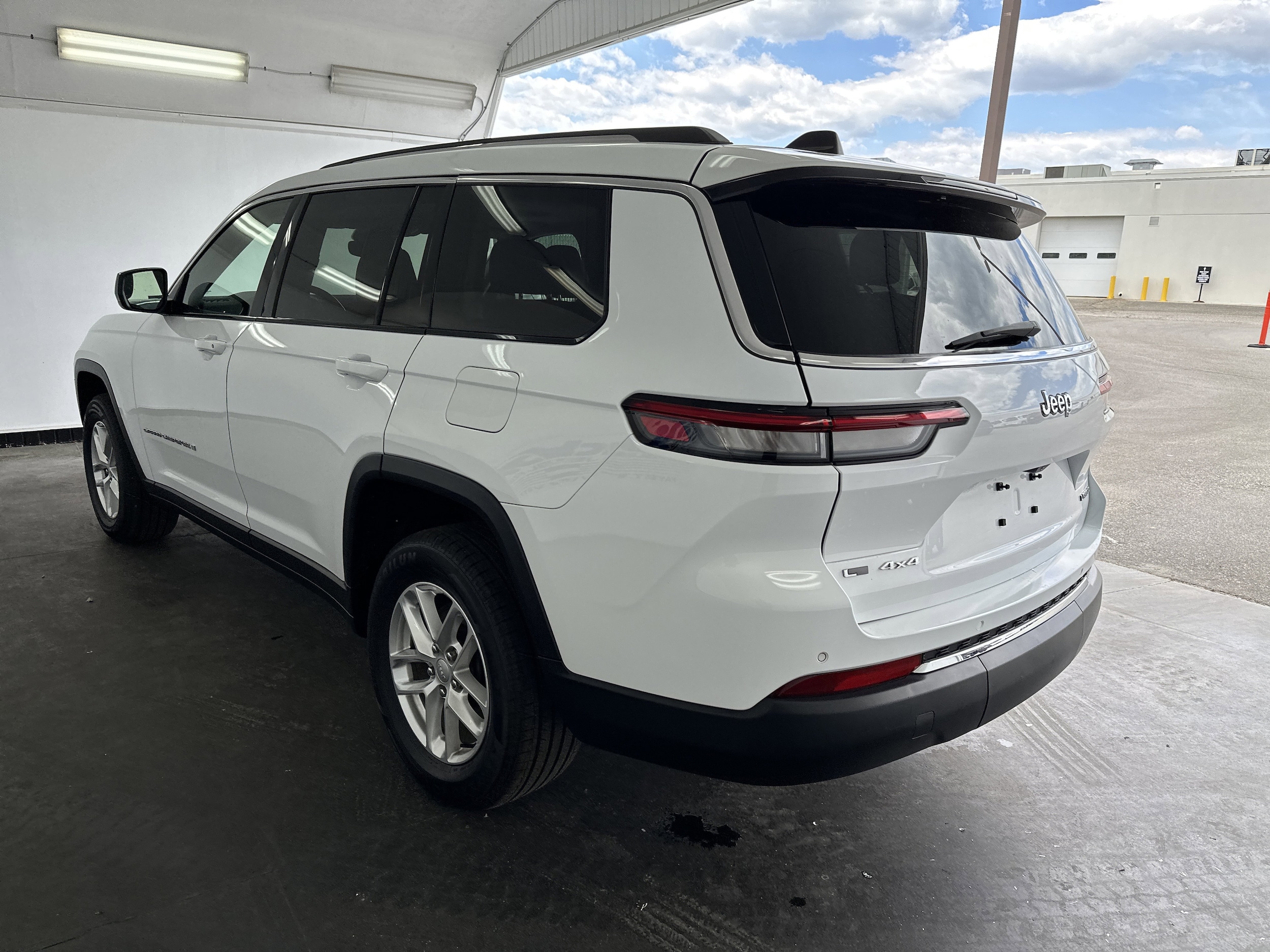 2022 Jeep Grand Cherokee L Laredo photo 6