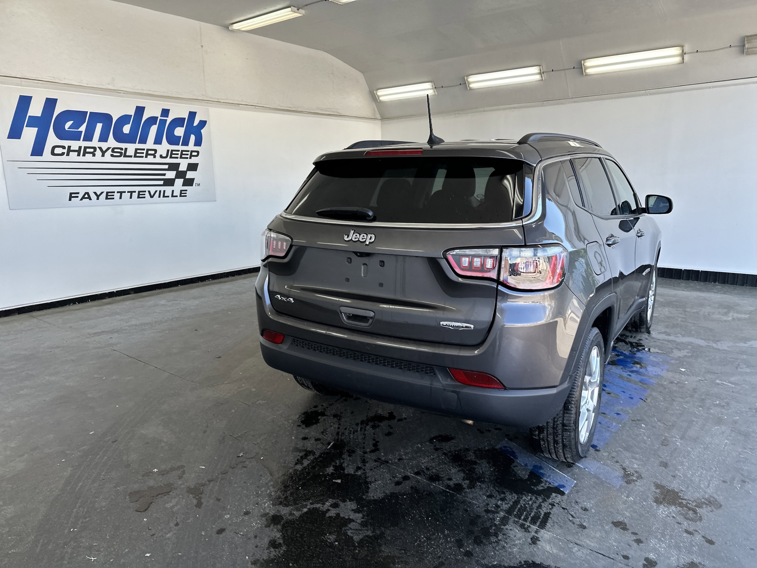 2022 Jeep Compass Latitude Lux photo 3