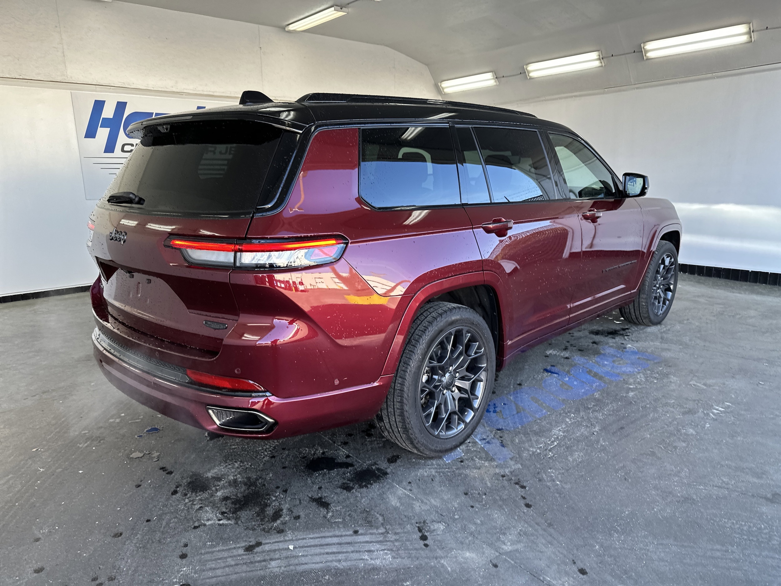 2024 Jeep Grand Cherokee L Summit photo 3