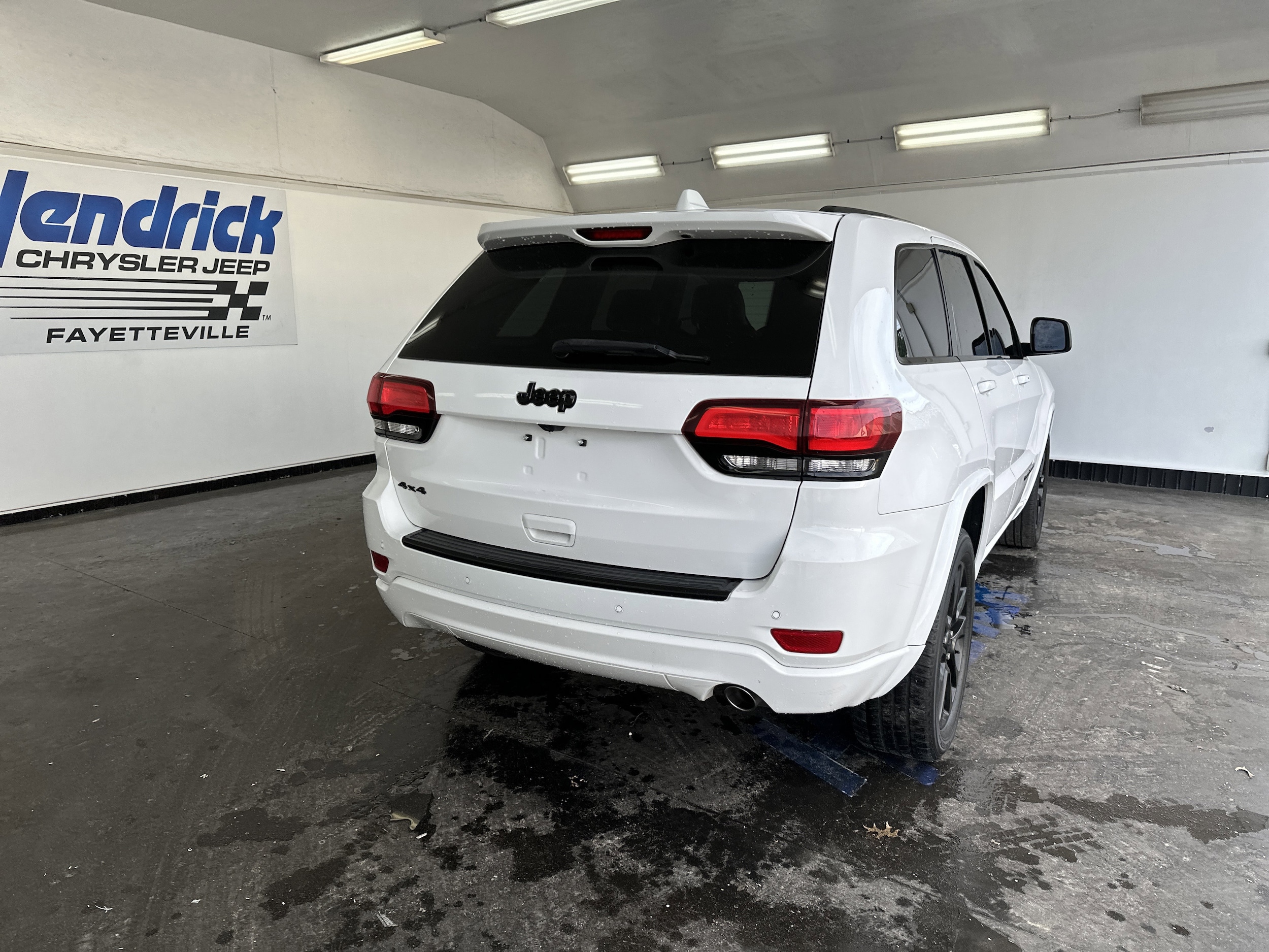 2018 Jeep Grand Cherokee Altitude photo 3