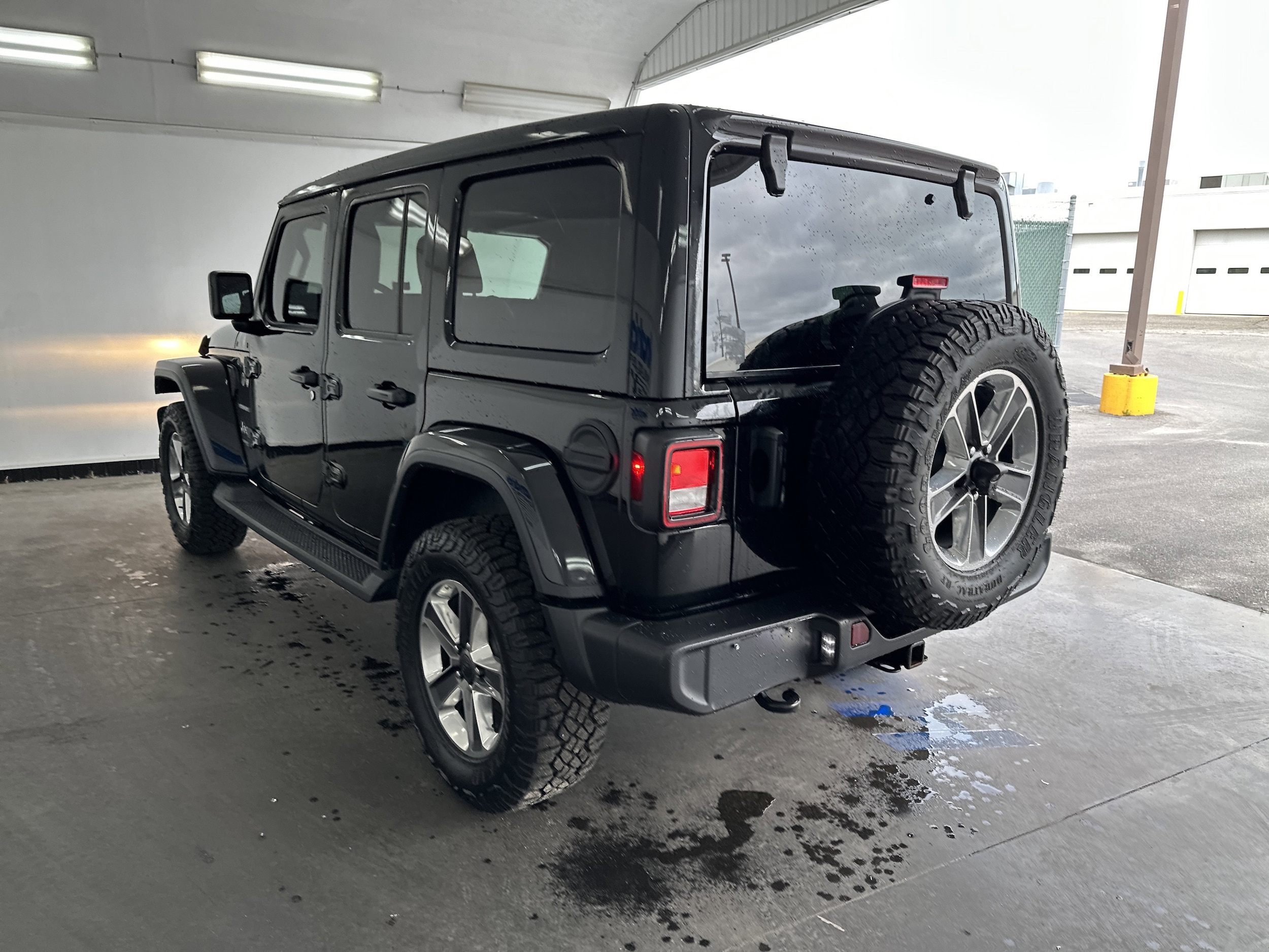 2022 Jeep Wrangler Unlimited Sahara photo 5