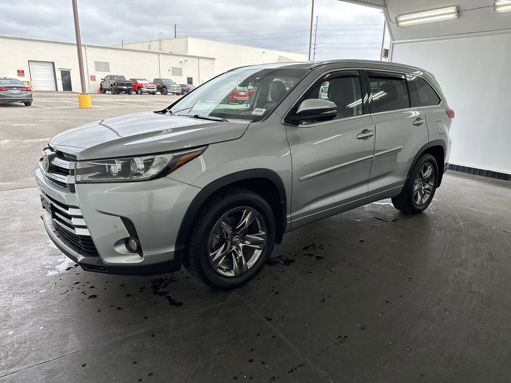 Used 2017 Toyota Highlander Limited Platinum SUV