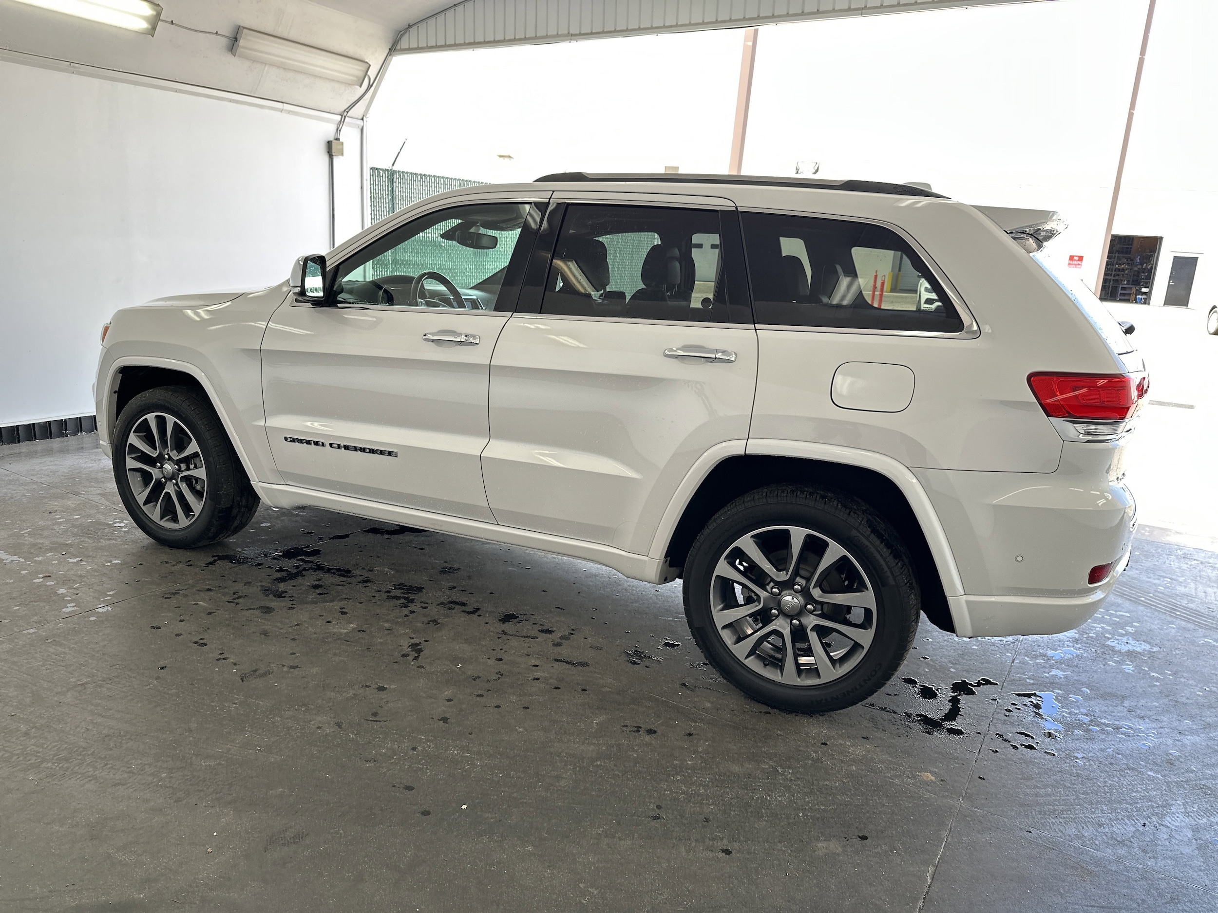2018 Jeep Grand Cherokee Overland photo 4
