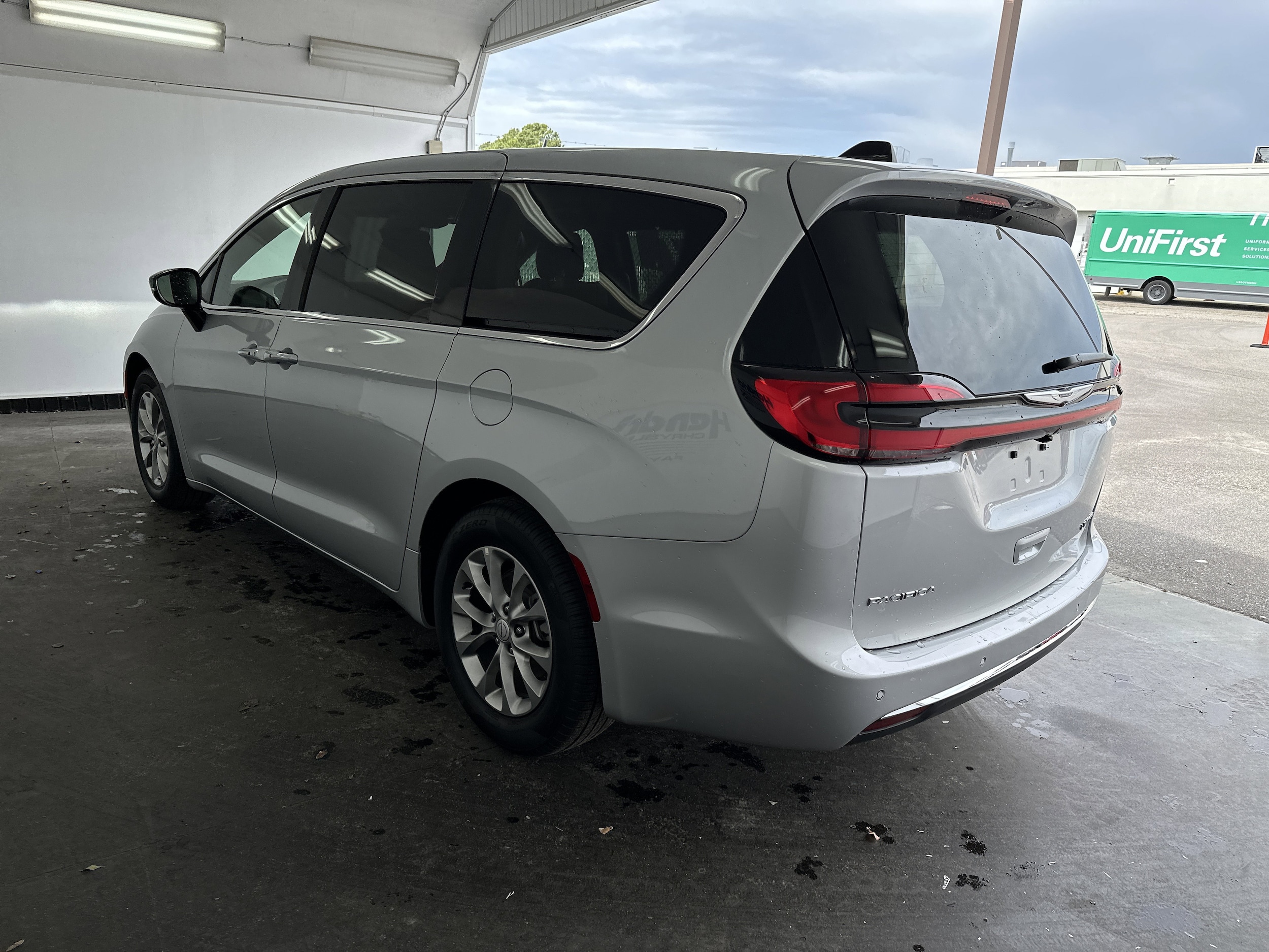 2026 Chrysler Pacifica Limited photo 6
