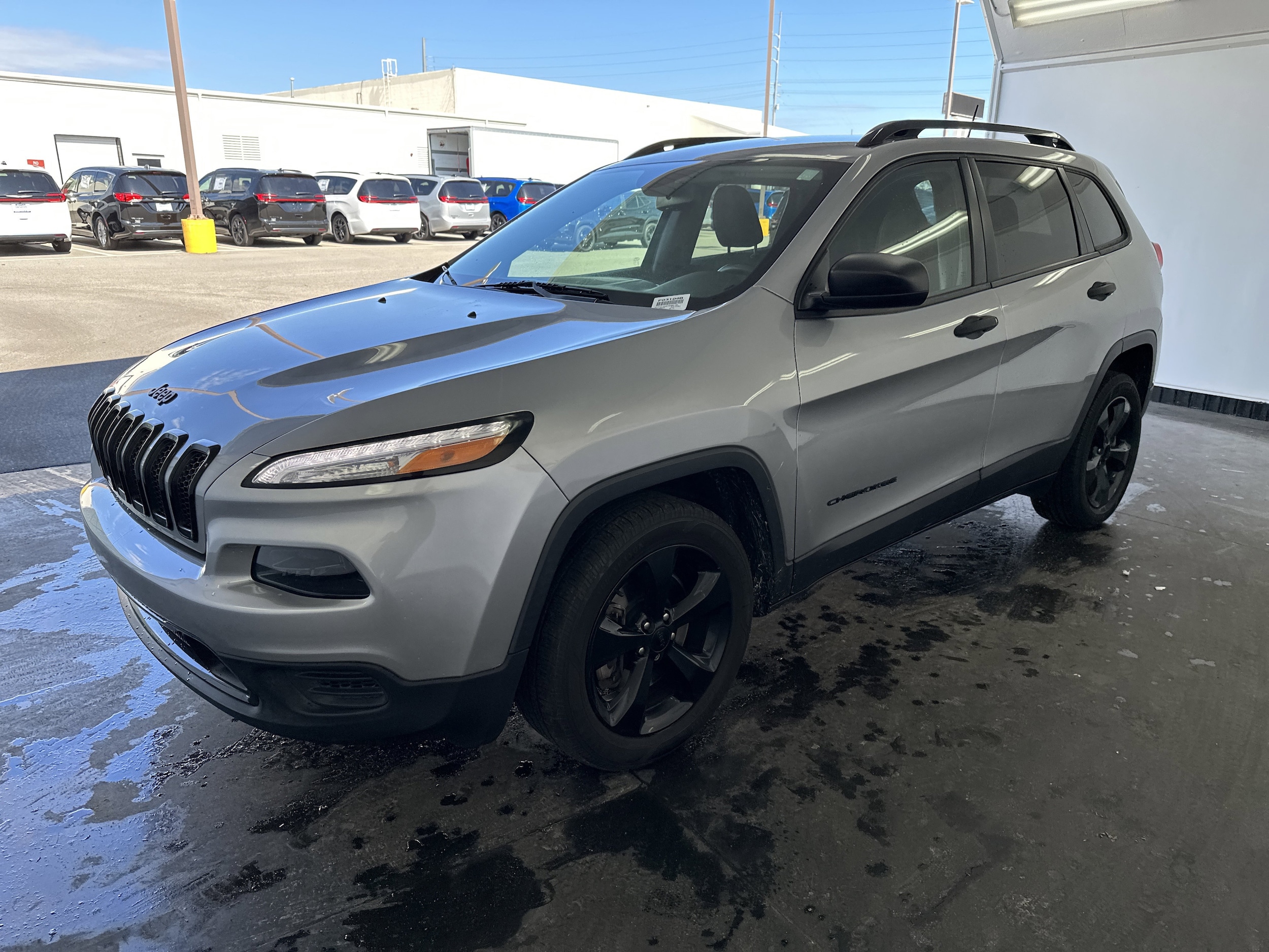 2017 Jeep Cherokee Altitude photo 2