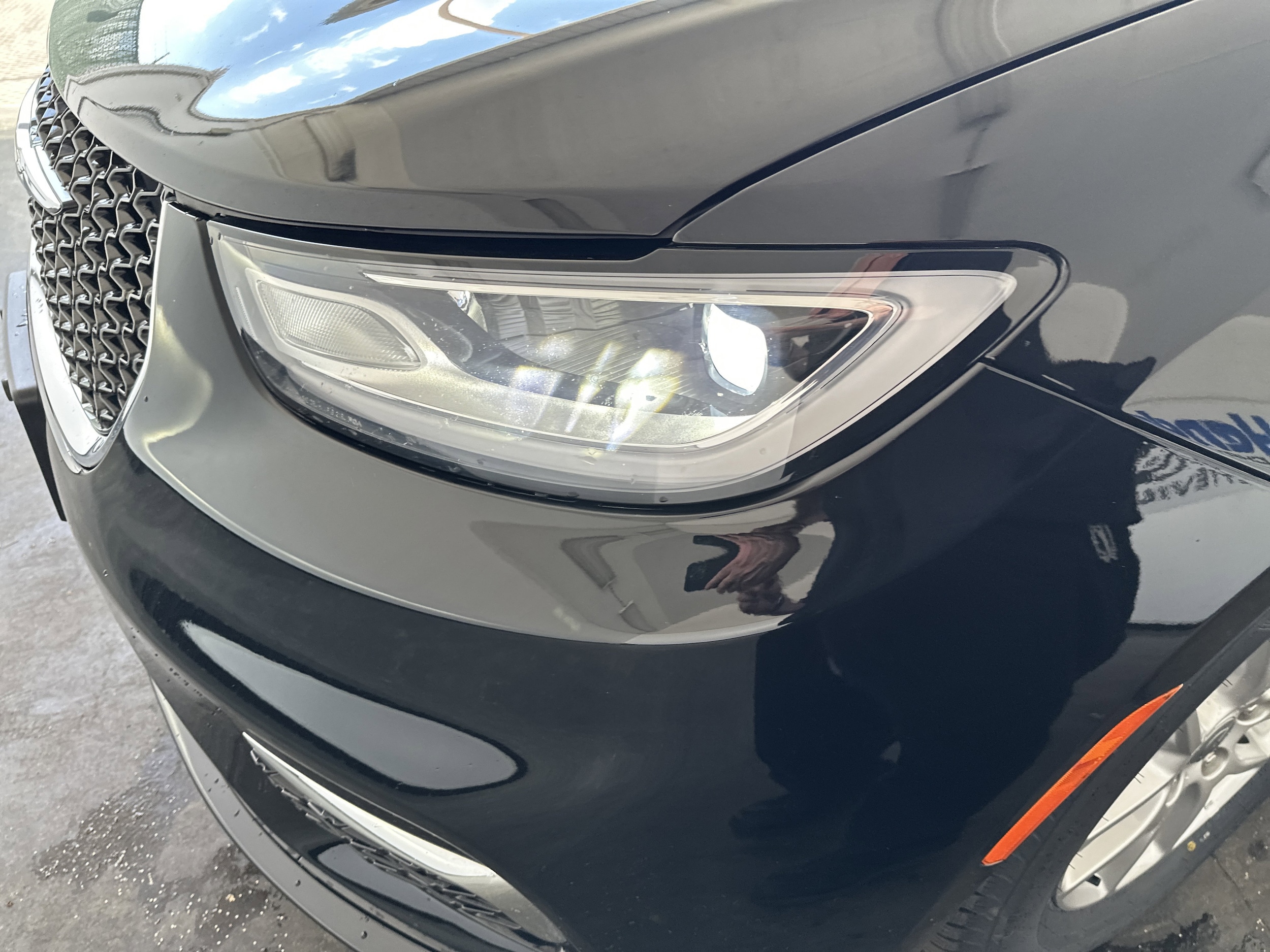 2024 Chrysler Pacifica Touring L photo 4