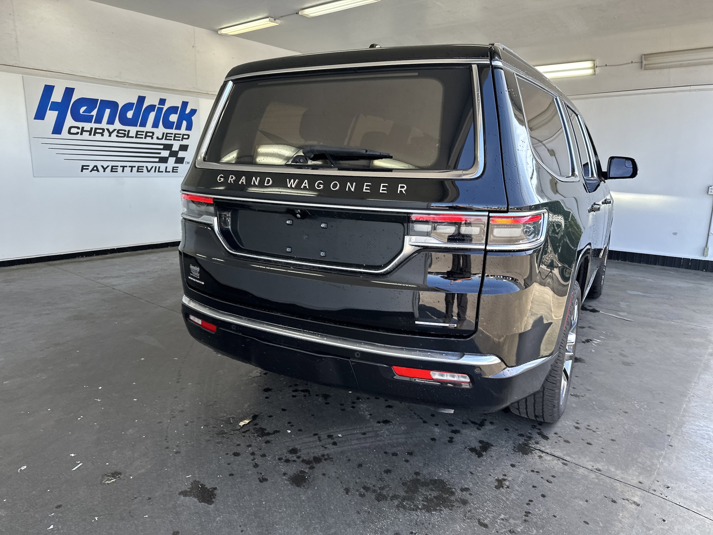 2022 Jeep Grand Wagoneer Series III photo 6