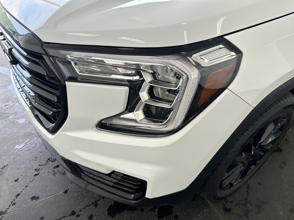 Used 2024 GMC Terrain SLE SUV