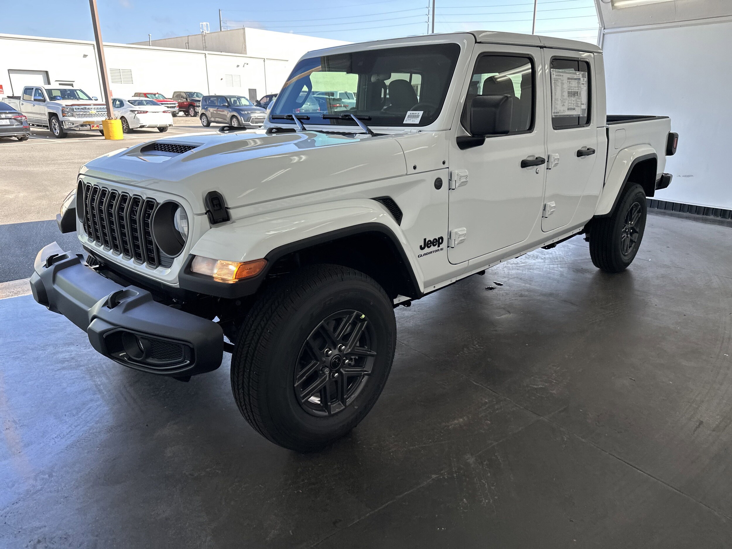 2025 Jeep Gladiator Sport S photo 3