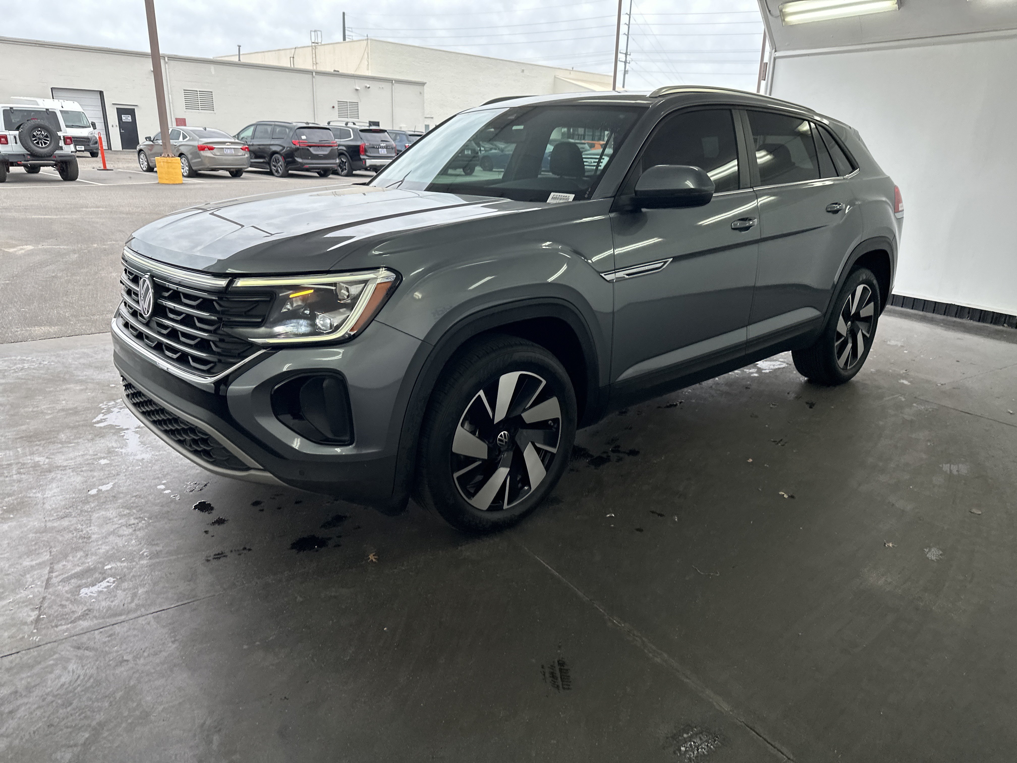 Used 2024 Volkswagen Atlas Cross Sport 2.0T SE w/Technology SUV