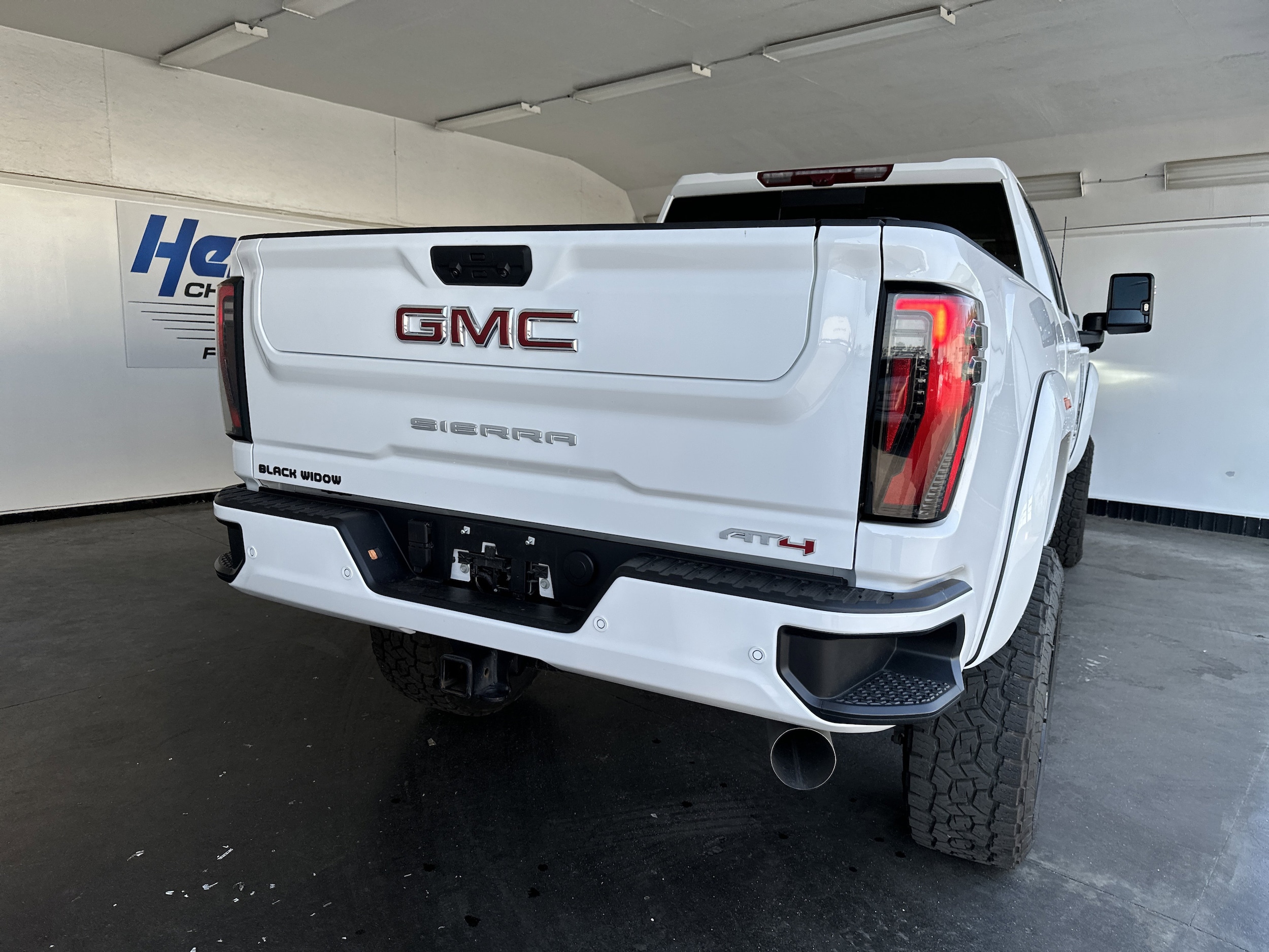 2025 GMC Sierra 2500HD AT4 photo 6