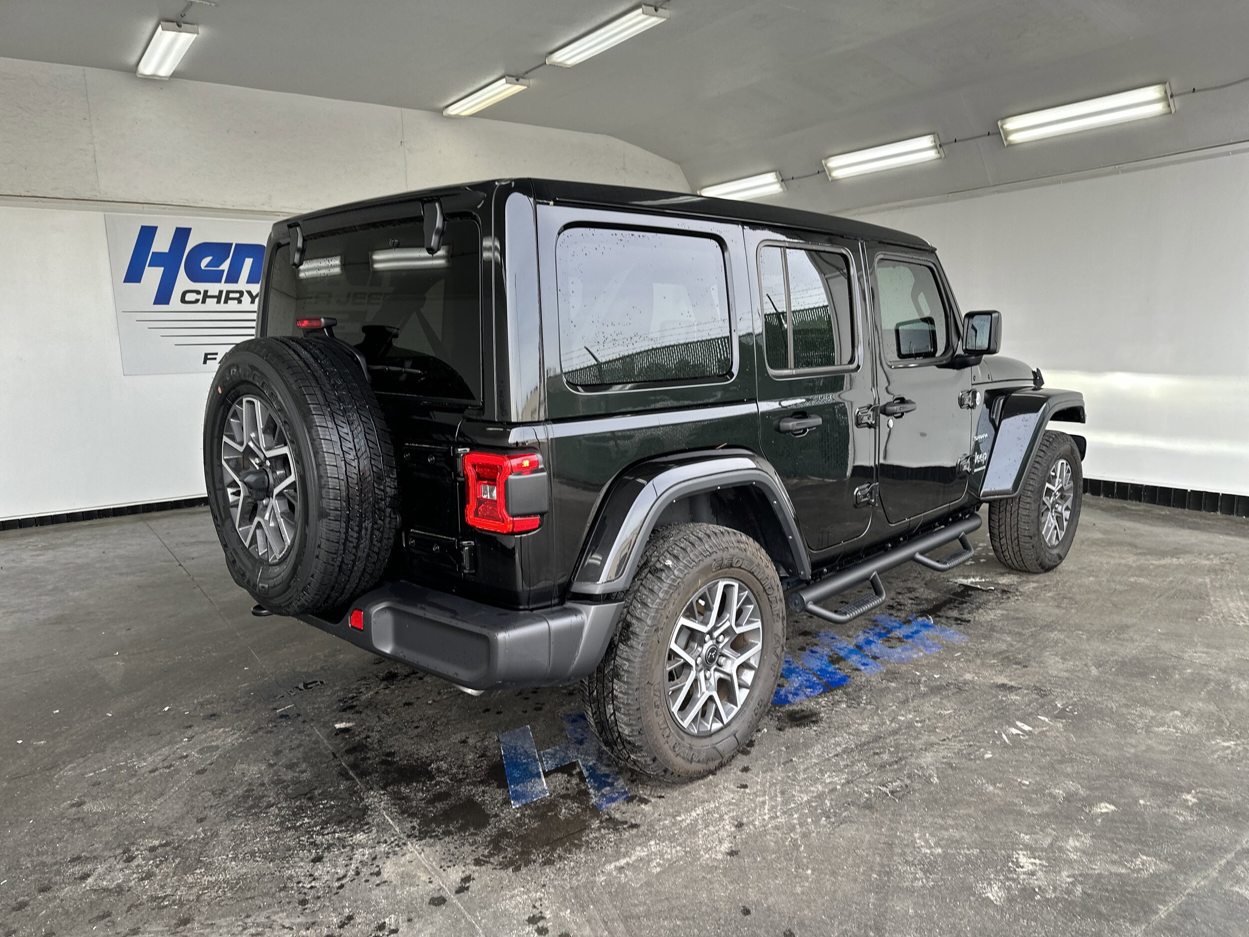 2024 Jeep Wrangler Sahara photo 3