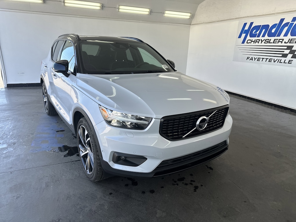 Used 2022 Volvo XC40 R-Design SUV