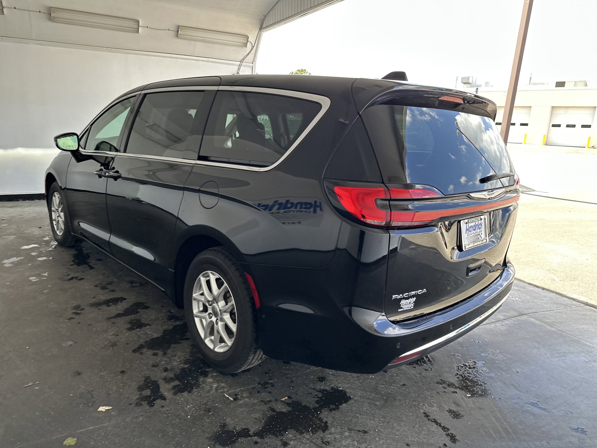 2024 Chrysler Pacifica Touring L photo 6