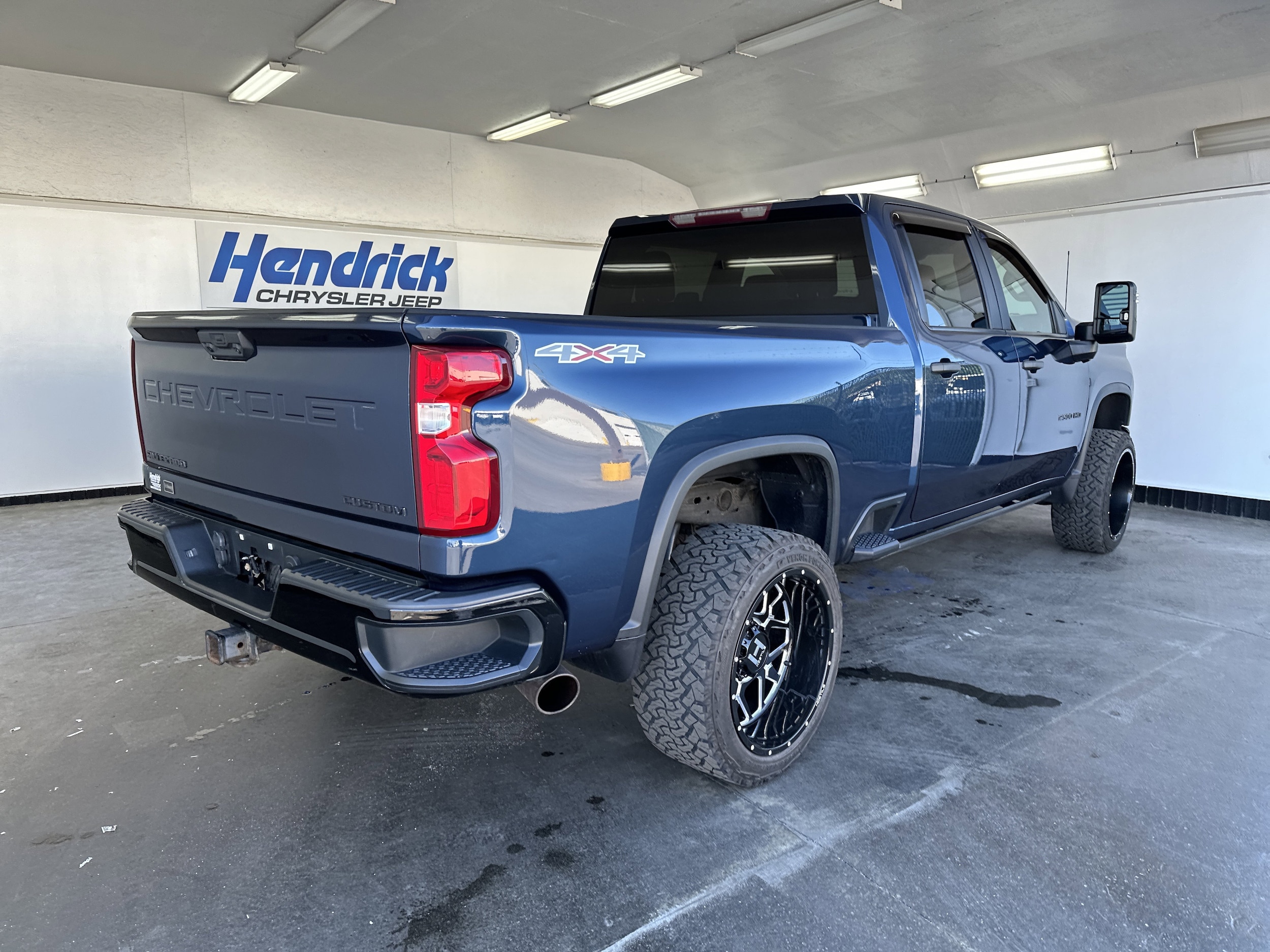 2020 Chevrolet Silverado 2500HD Custom photo 3