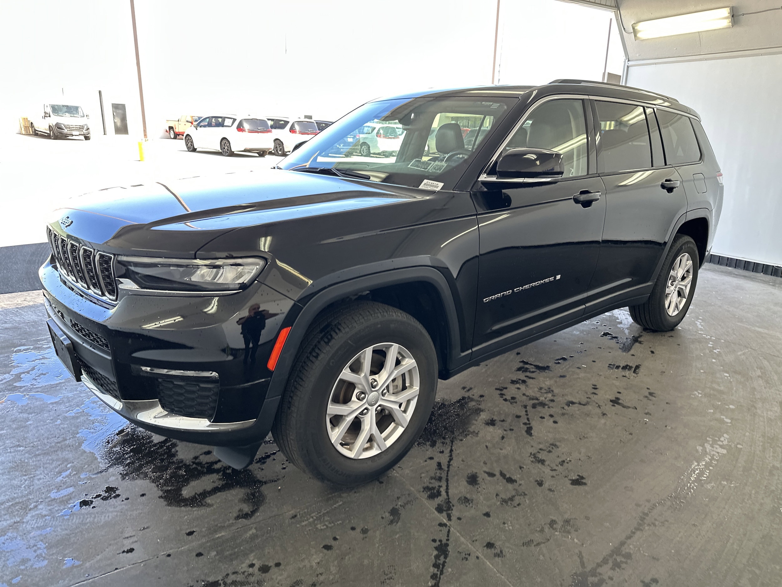 2022 Jeep Grand Cherokee L Limited photo 2