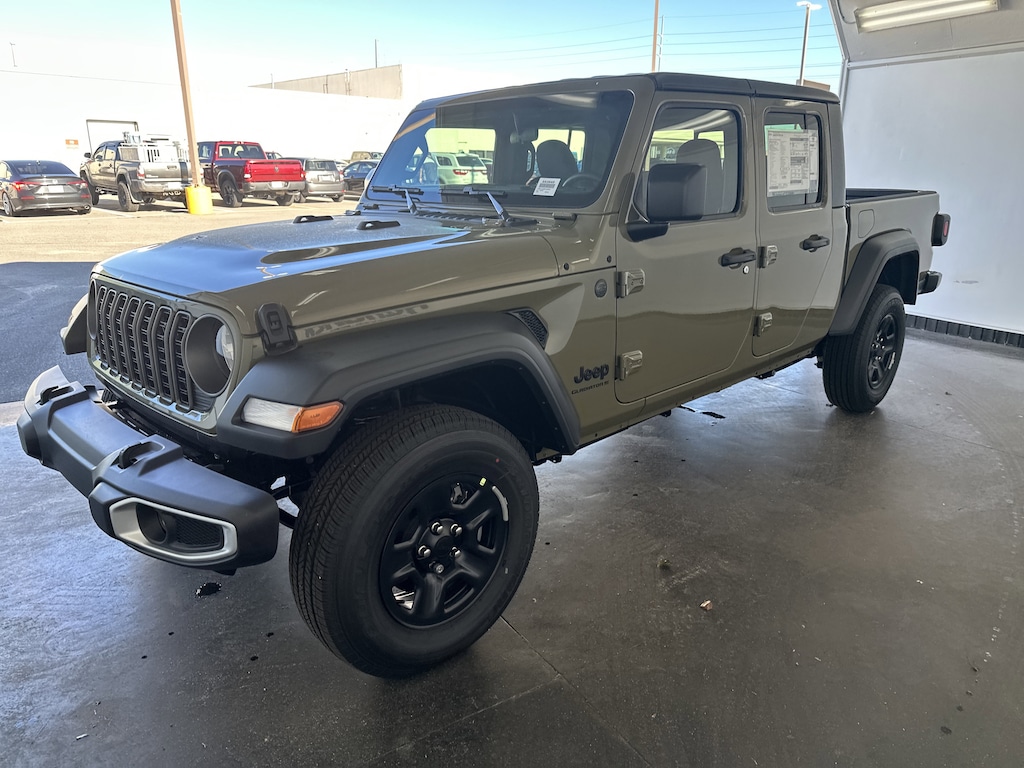 New 2025 Jeep Gladiator Sport Pickup