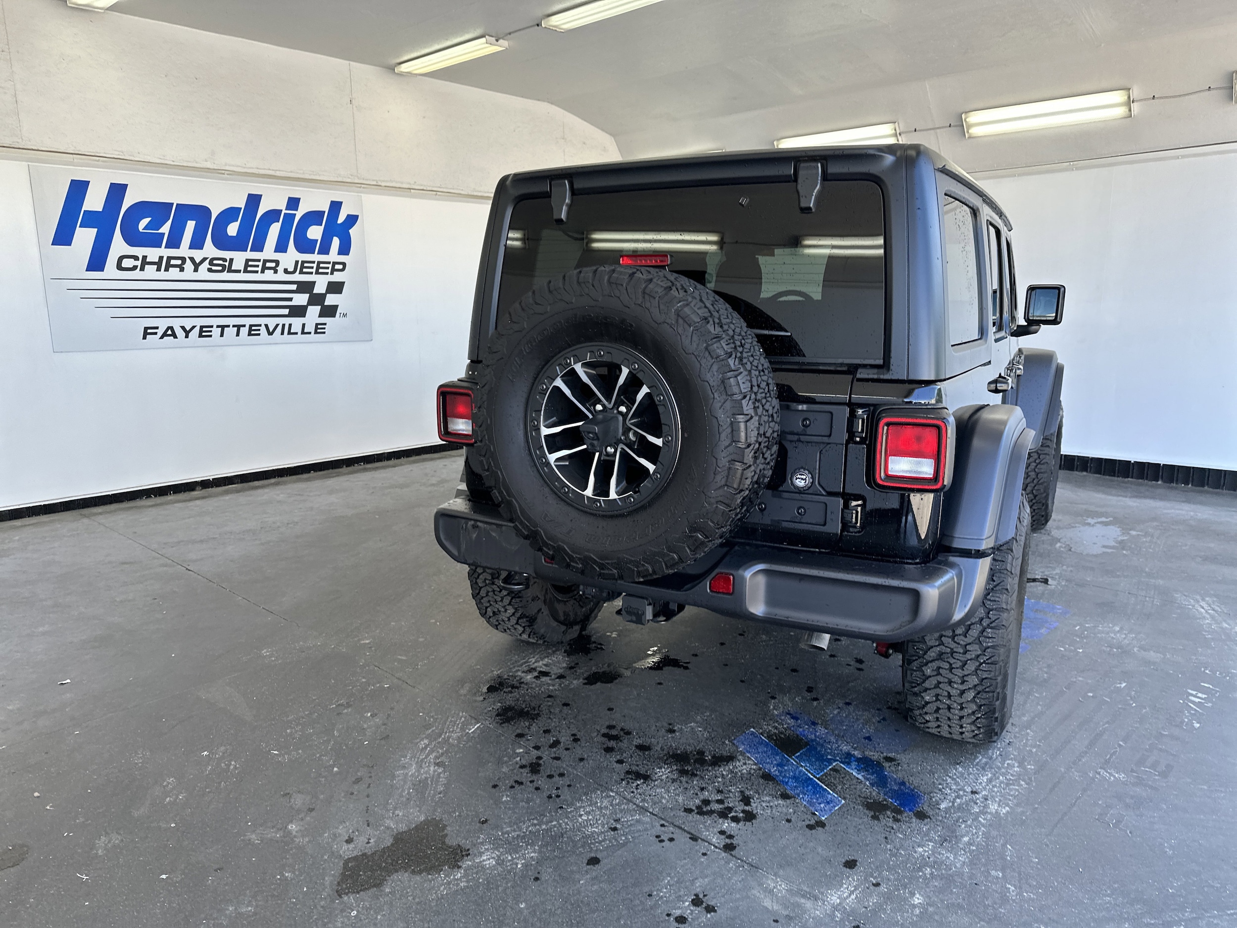 2024 Jeep Wrangler Willys photo 3
