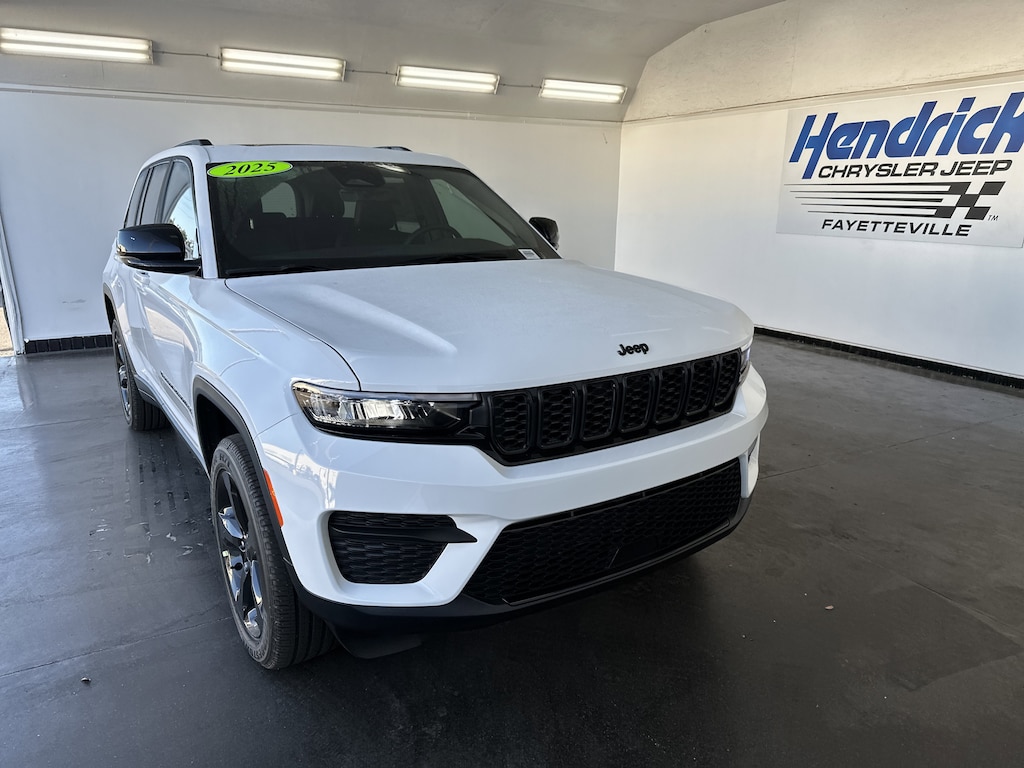 New 2025 Jeep Grand Cherokee Altitude X SUV