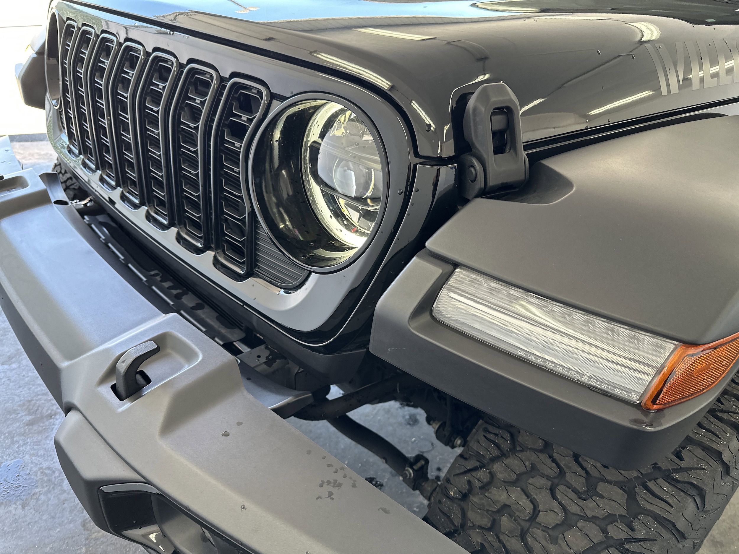 2024 Jeep Wrangler Willys photo 5