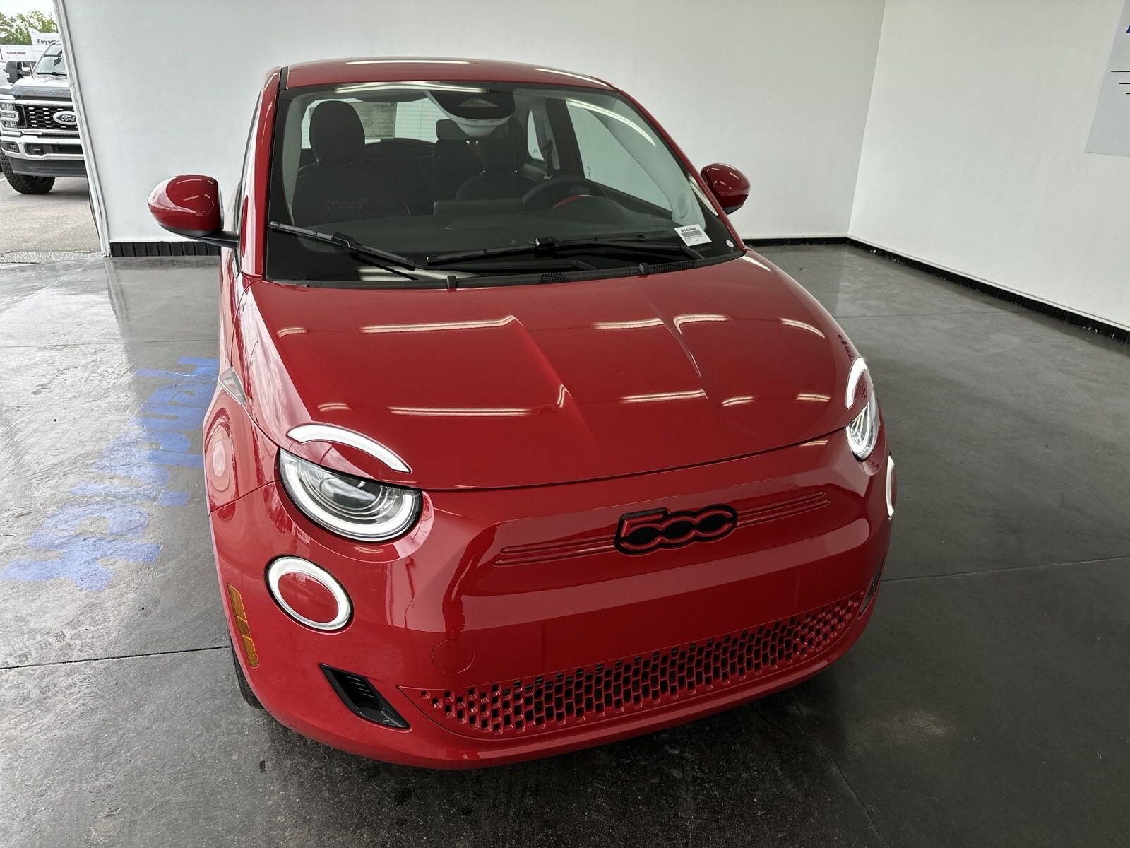 2024 Fiat 500e photo 2