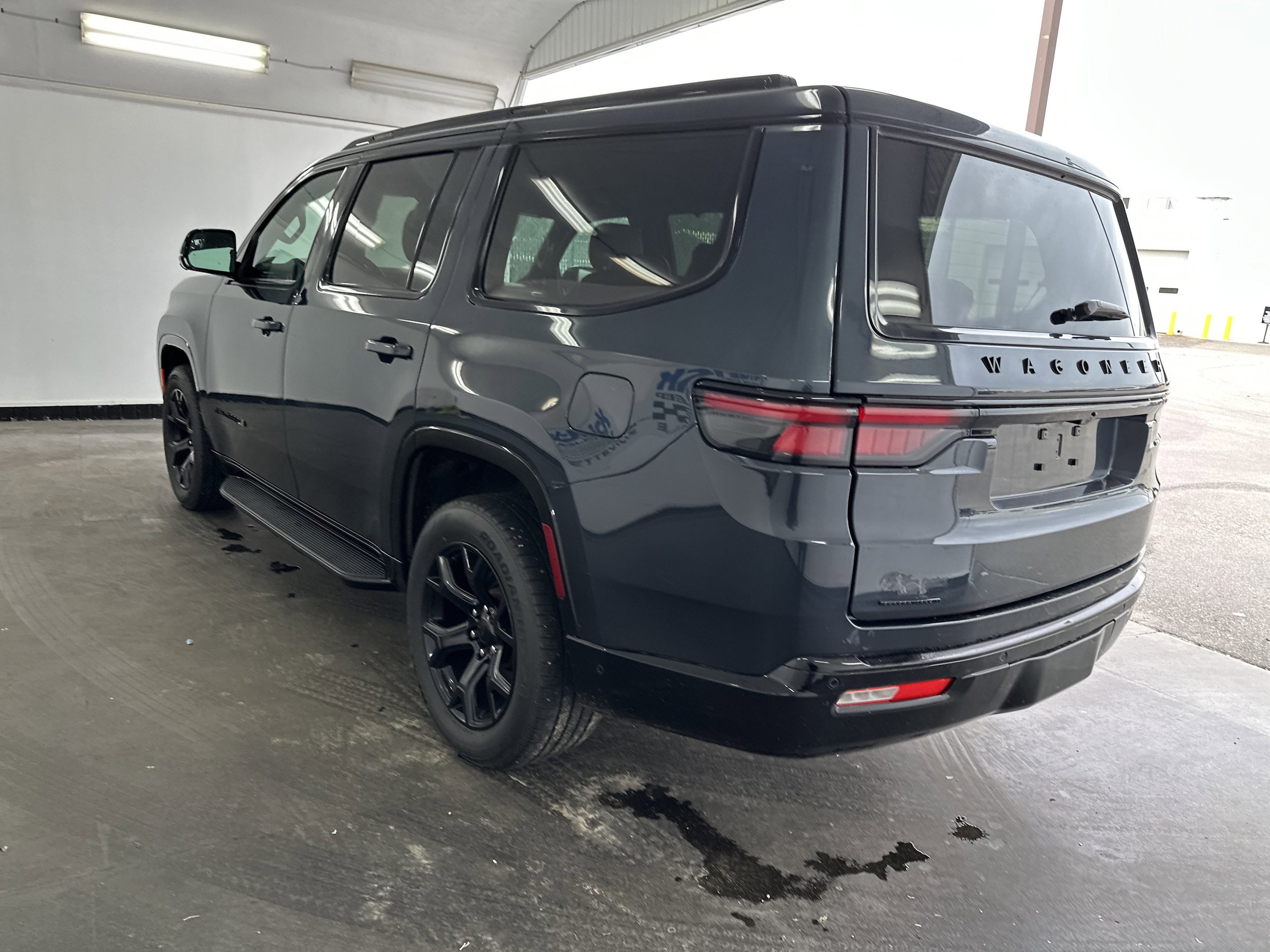 2023 Jeep Wagoneer Series II Carbide photo 6