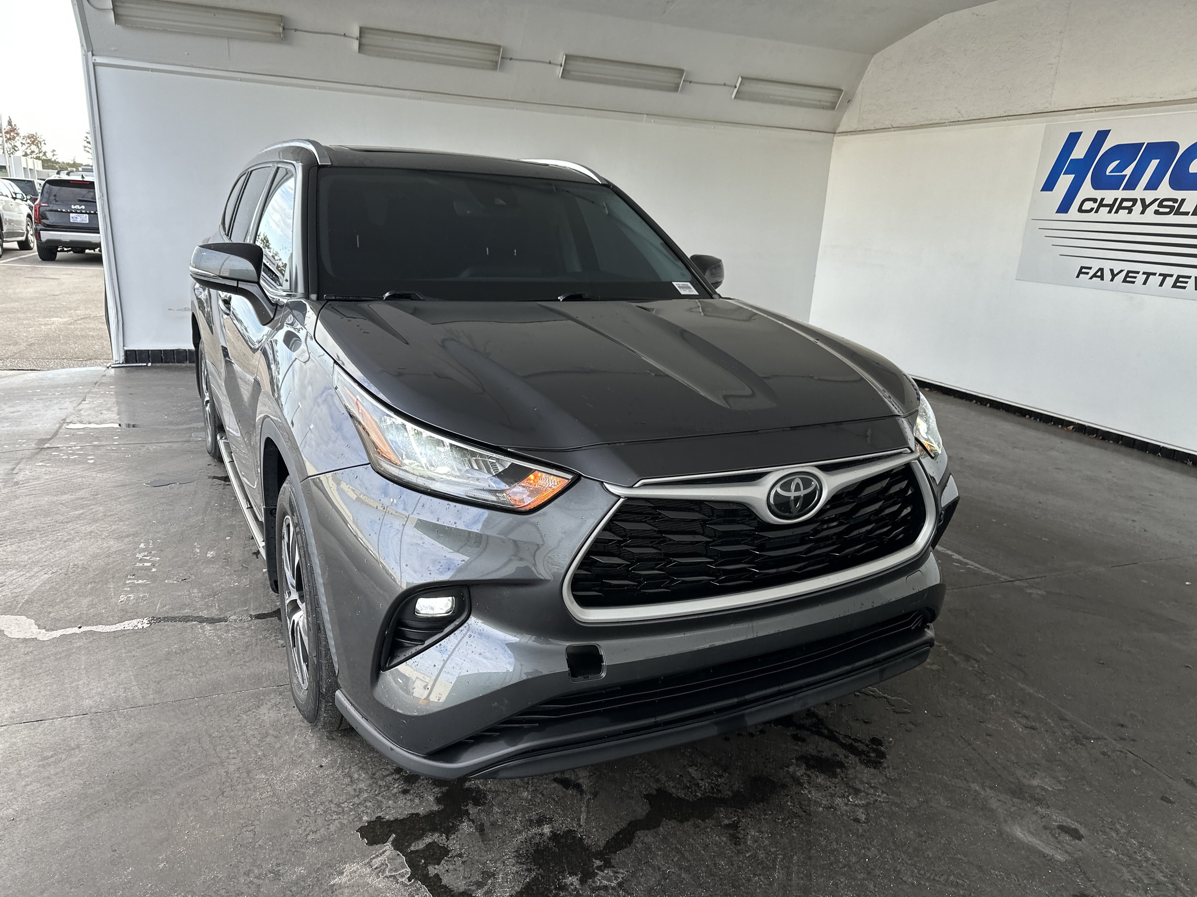 Used 2020 Toyota Highlander XLE SUV