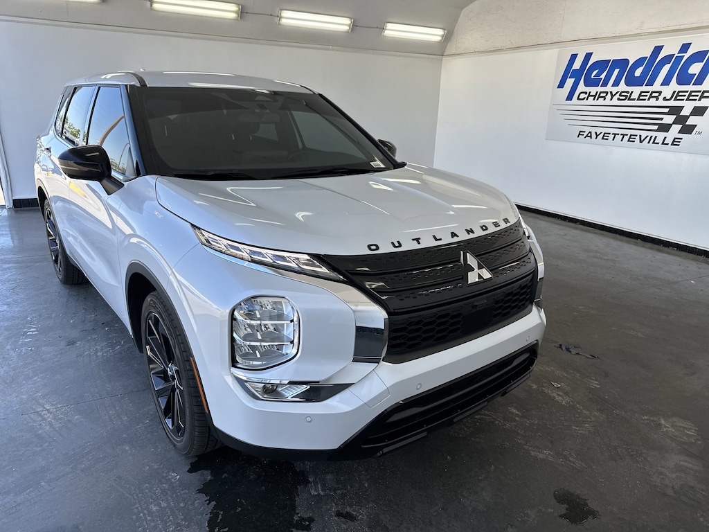 Used 2023 Mitsubishi Outlander SE Black Edition SUV