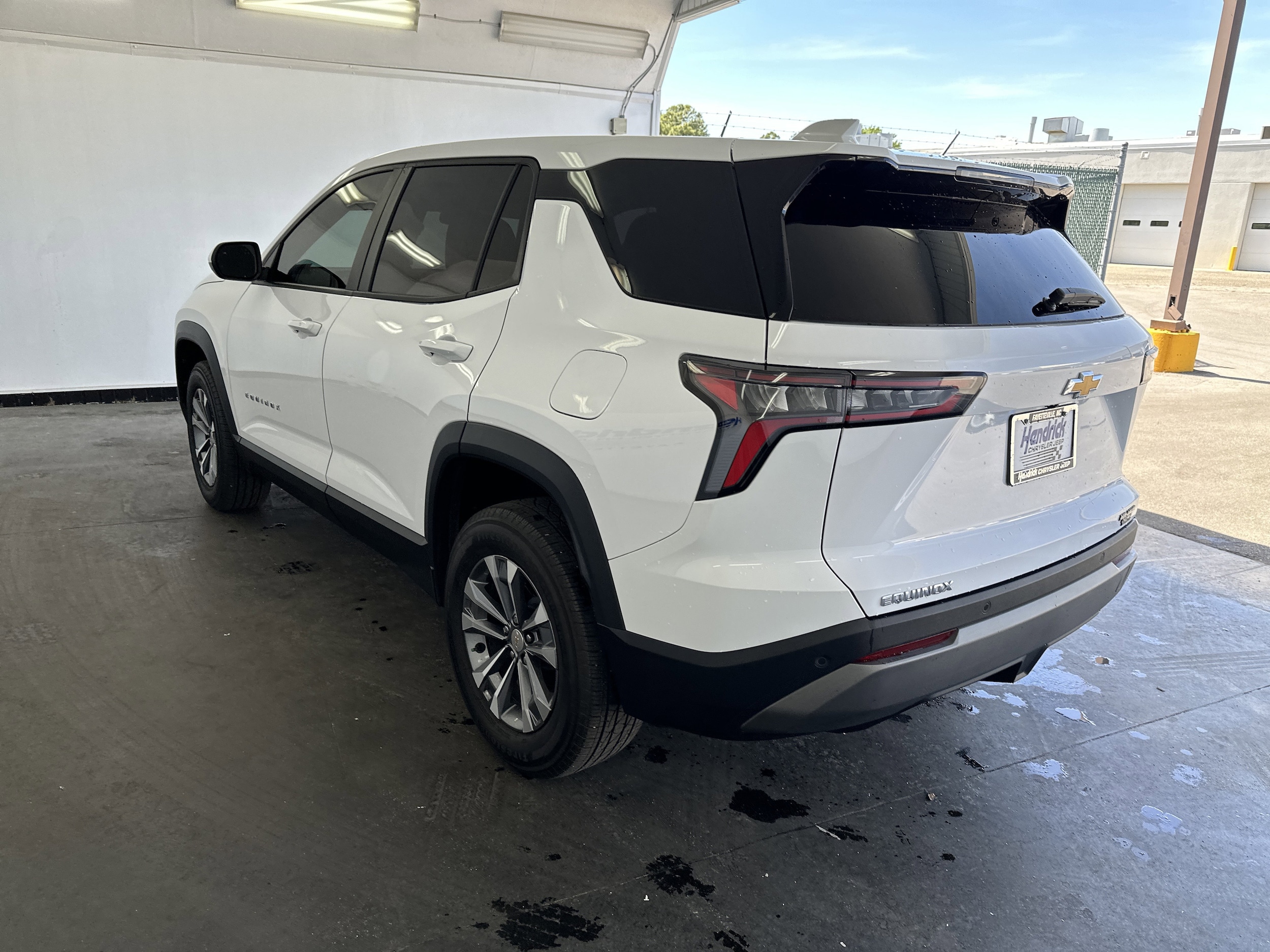 2025 Chevrolet Equinox FWD LT photo 3