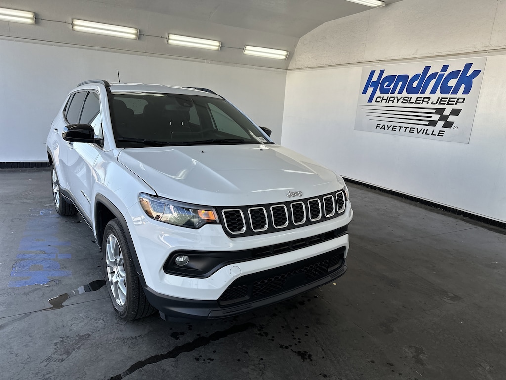 Used 2024 Jeep Compass Latitude Lux SUV