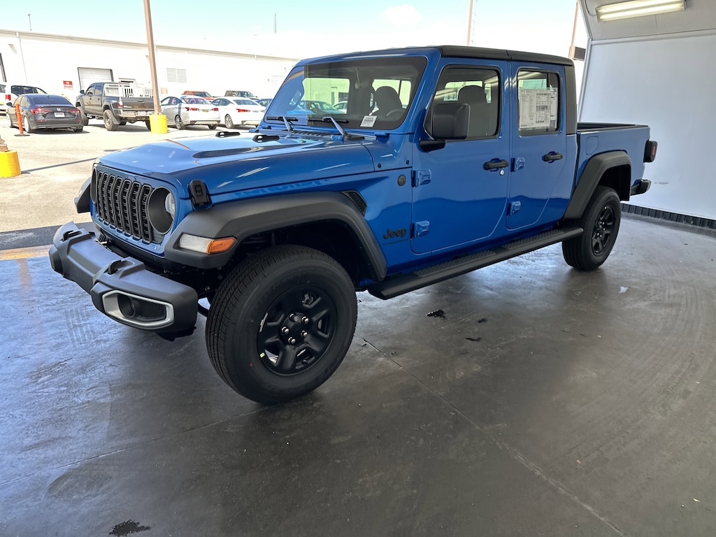Used 2025 Jeep Gladiator Sport Pickup
