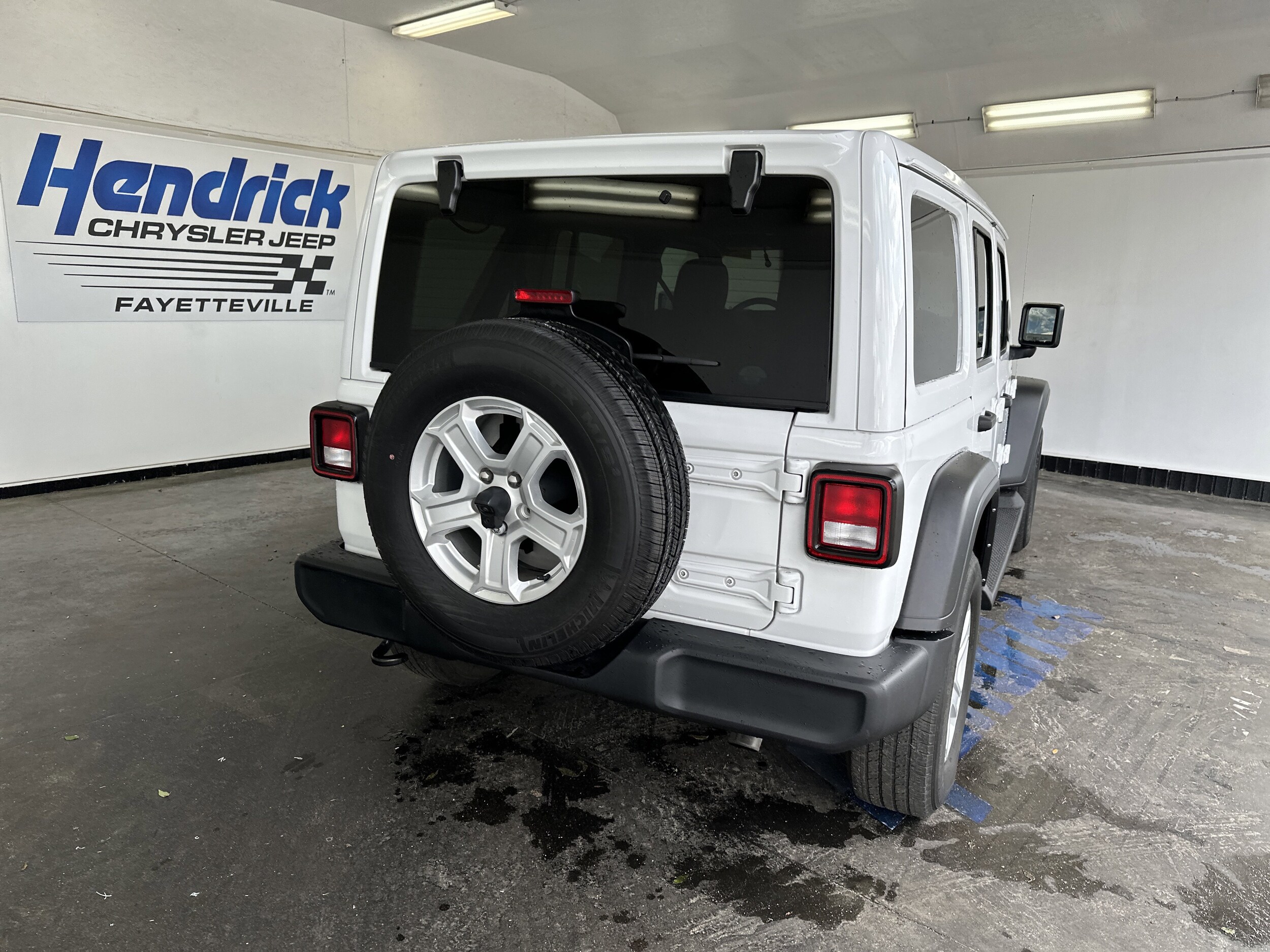 2022 Jeep Wrangler Unlimited Sport S photo 3