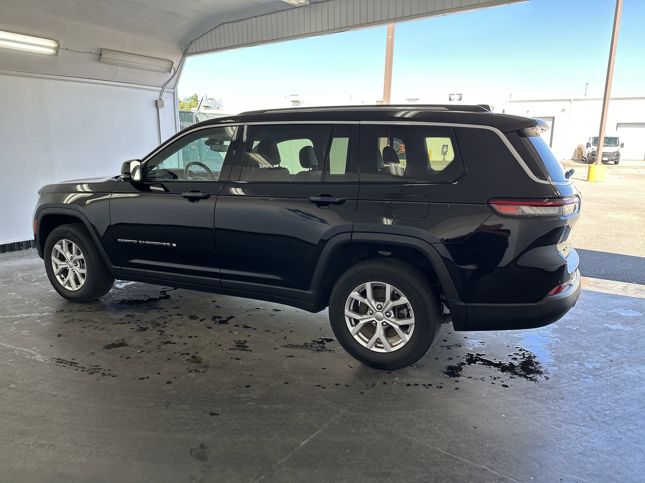 2022 Jeep Grand Cherokee L Limited photo 5
