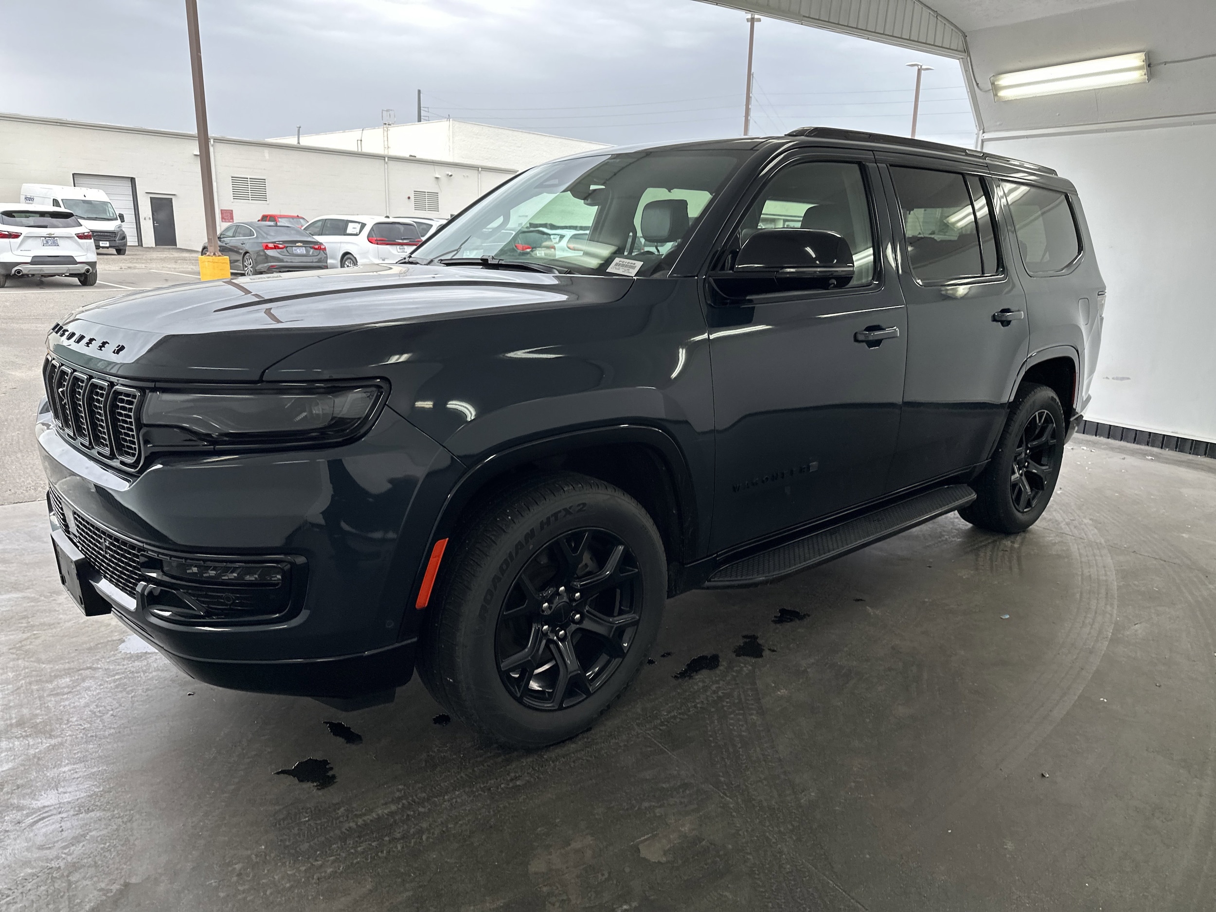 2023 Jeep Wagoneer Series II Carbide photo 2