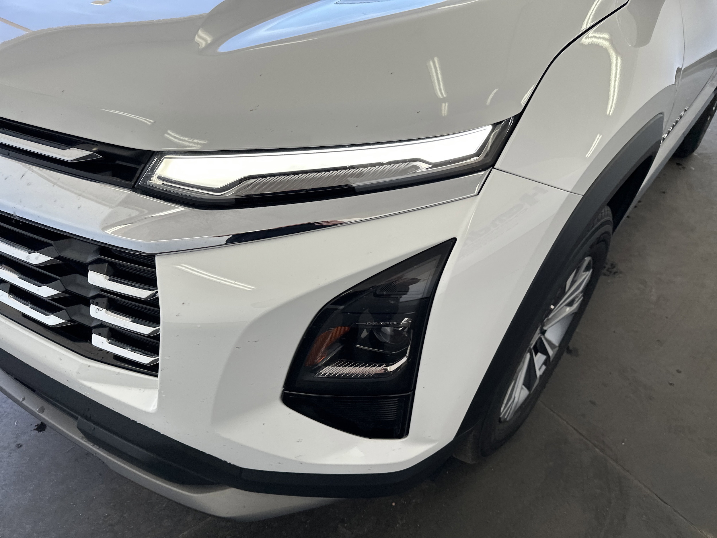 2025 Chevrolet Equinox FWD LT photo 4