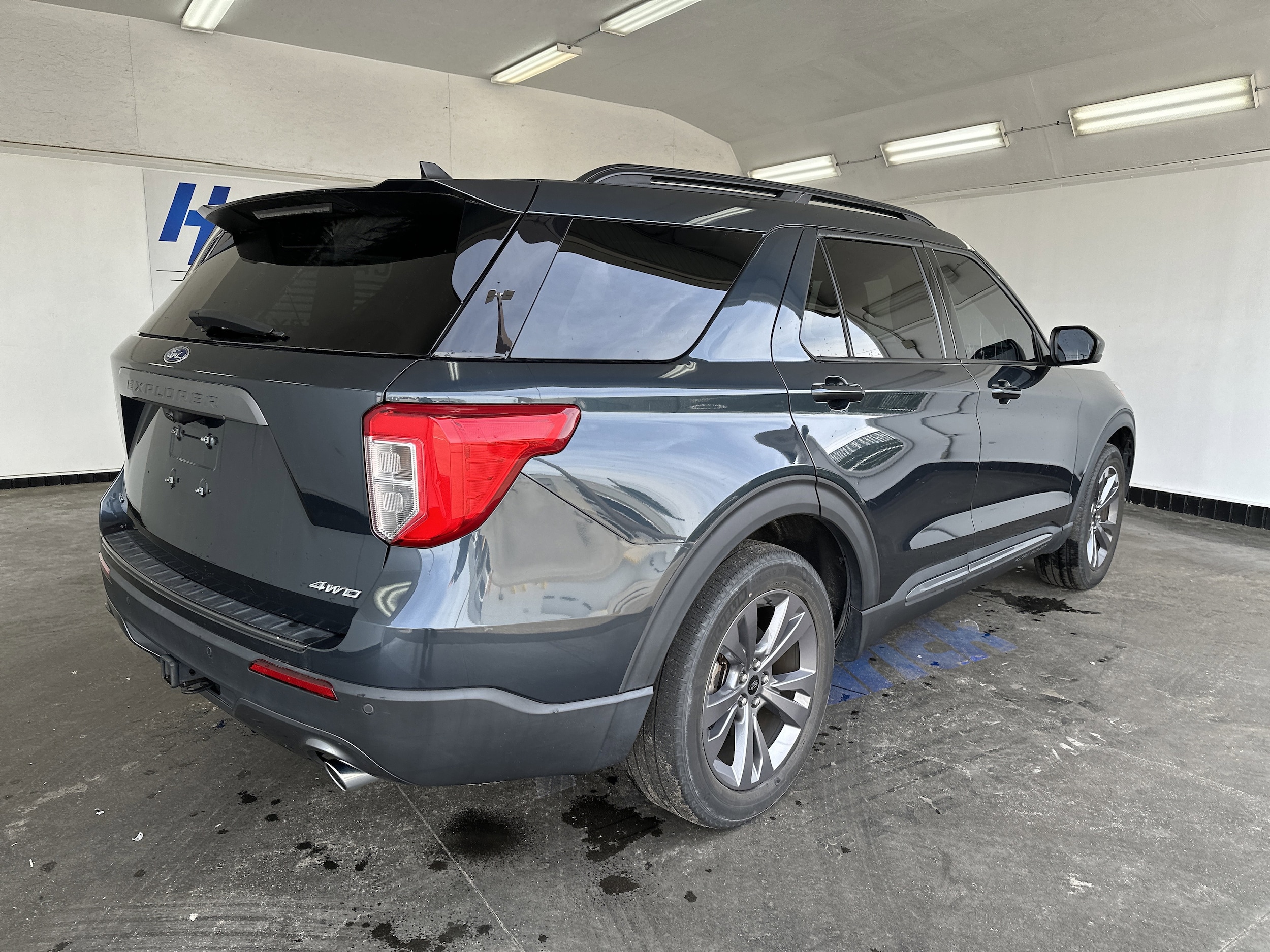 2022 Ford Explorer XLT photo 3