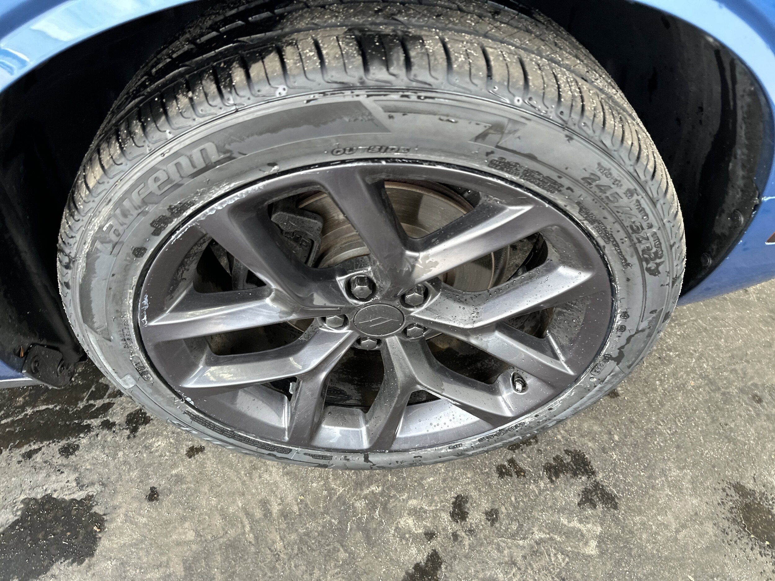 2022 Dodge Challenger SXT photo 3