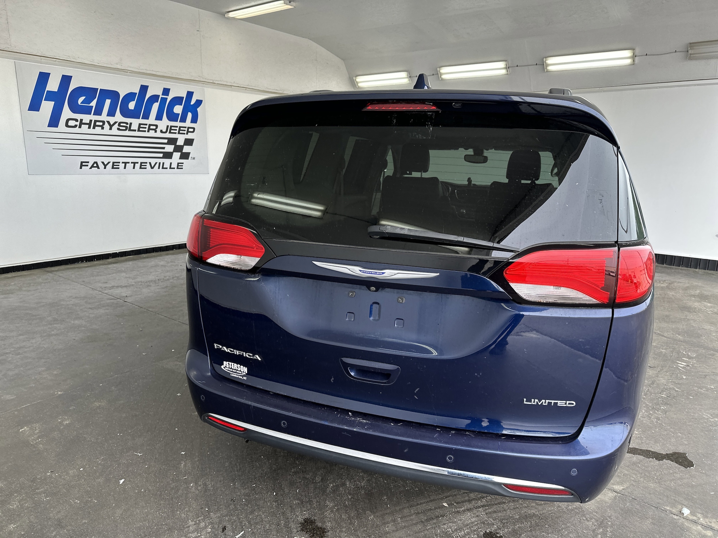 2020 Chrysler Pacifica Limited photo 3